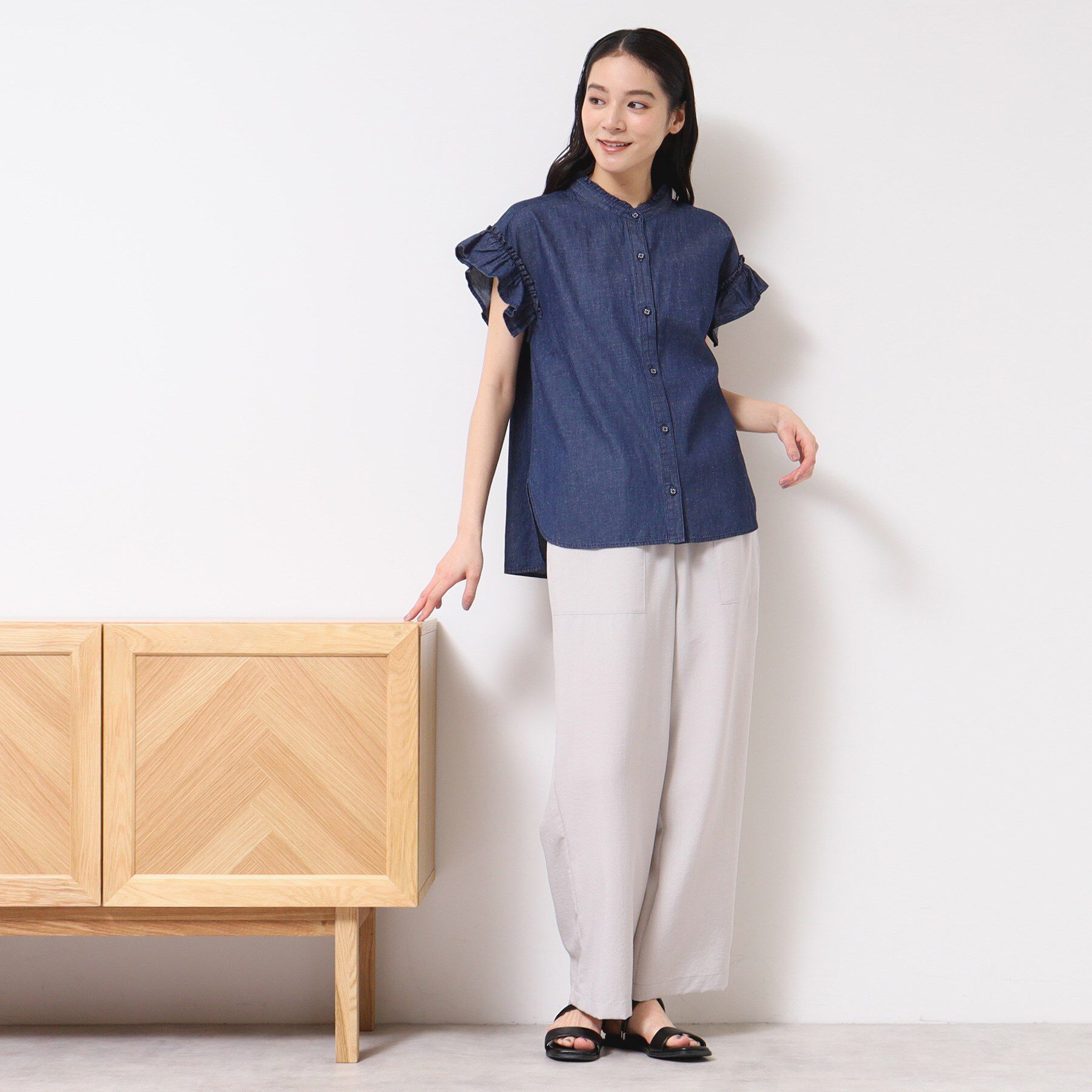 Dessin「【洗える】ギャザーフリル綿麻デニムブラウス」|シャツ・ブラウス|
