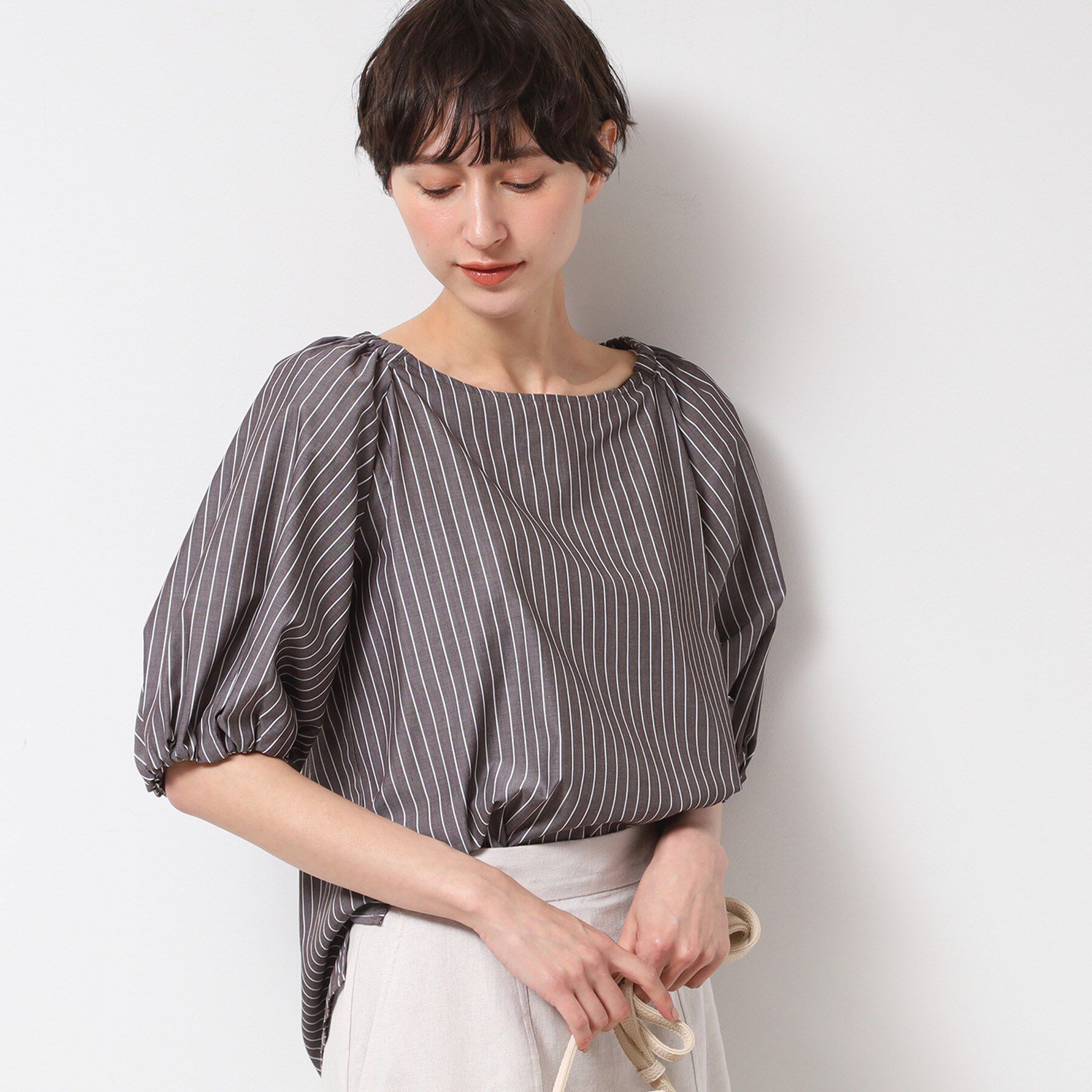 Dessin「【洗える】バッグギャザー入り五分袖ボリュームブラウス」|シャツ・ブラウス|