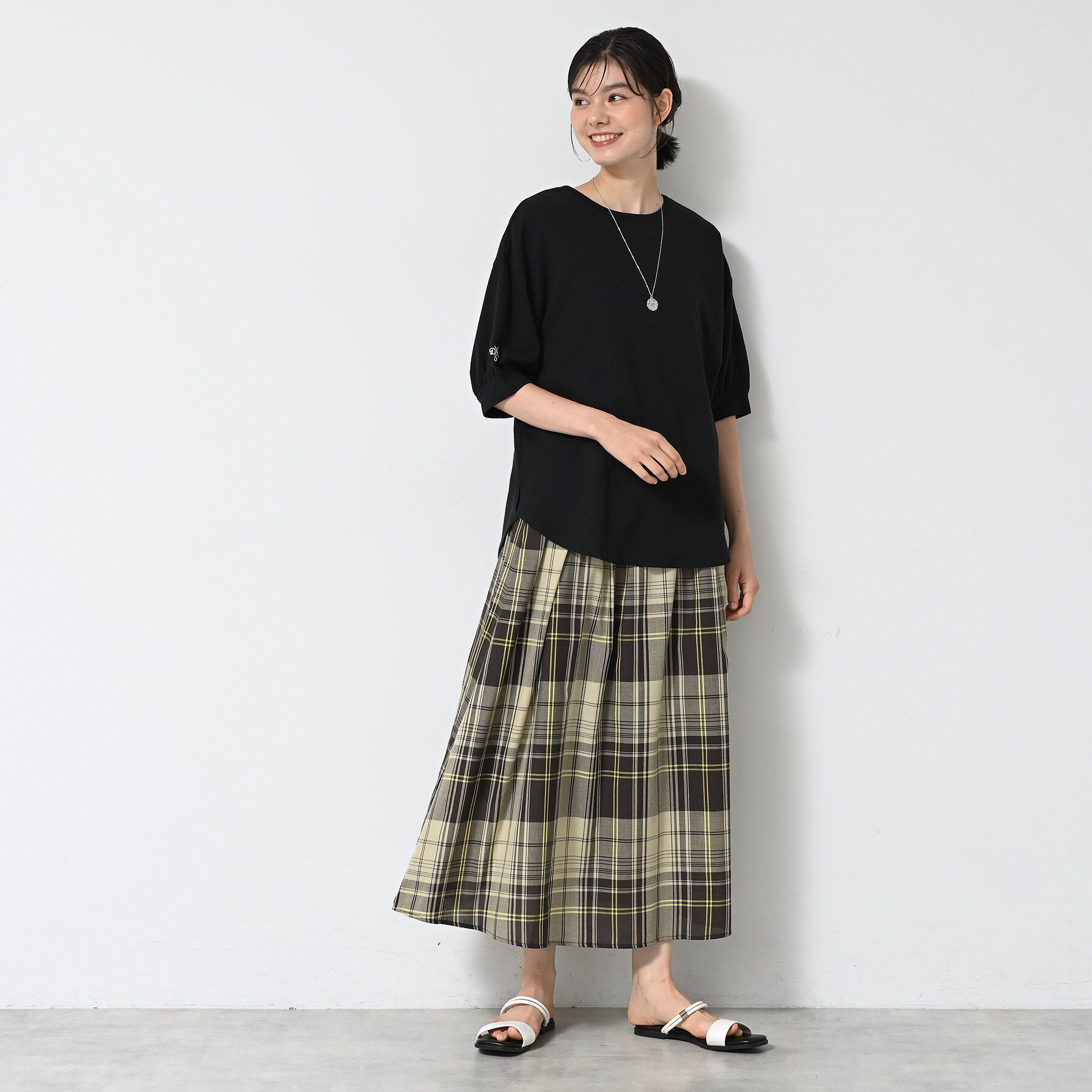 Dessin「【360度可愛い/前後2WAY/洗える】ライトコットンヘンリーカットソー」|Tシャツ・カットソー|