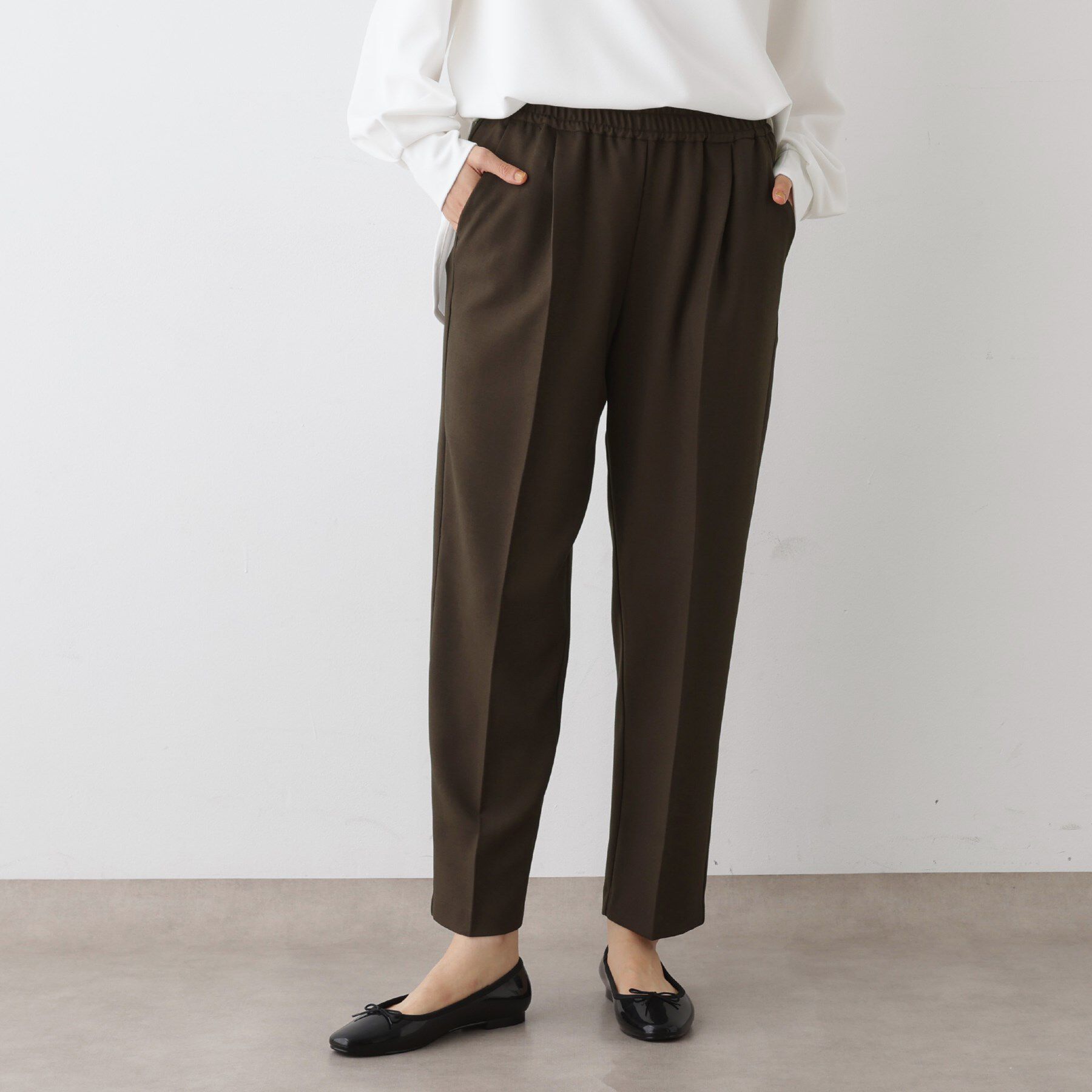 Dessin「【ウエストゴム・洗える】コンフォートテーパードパンツ」|その他|ブラウン(044)