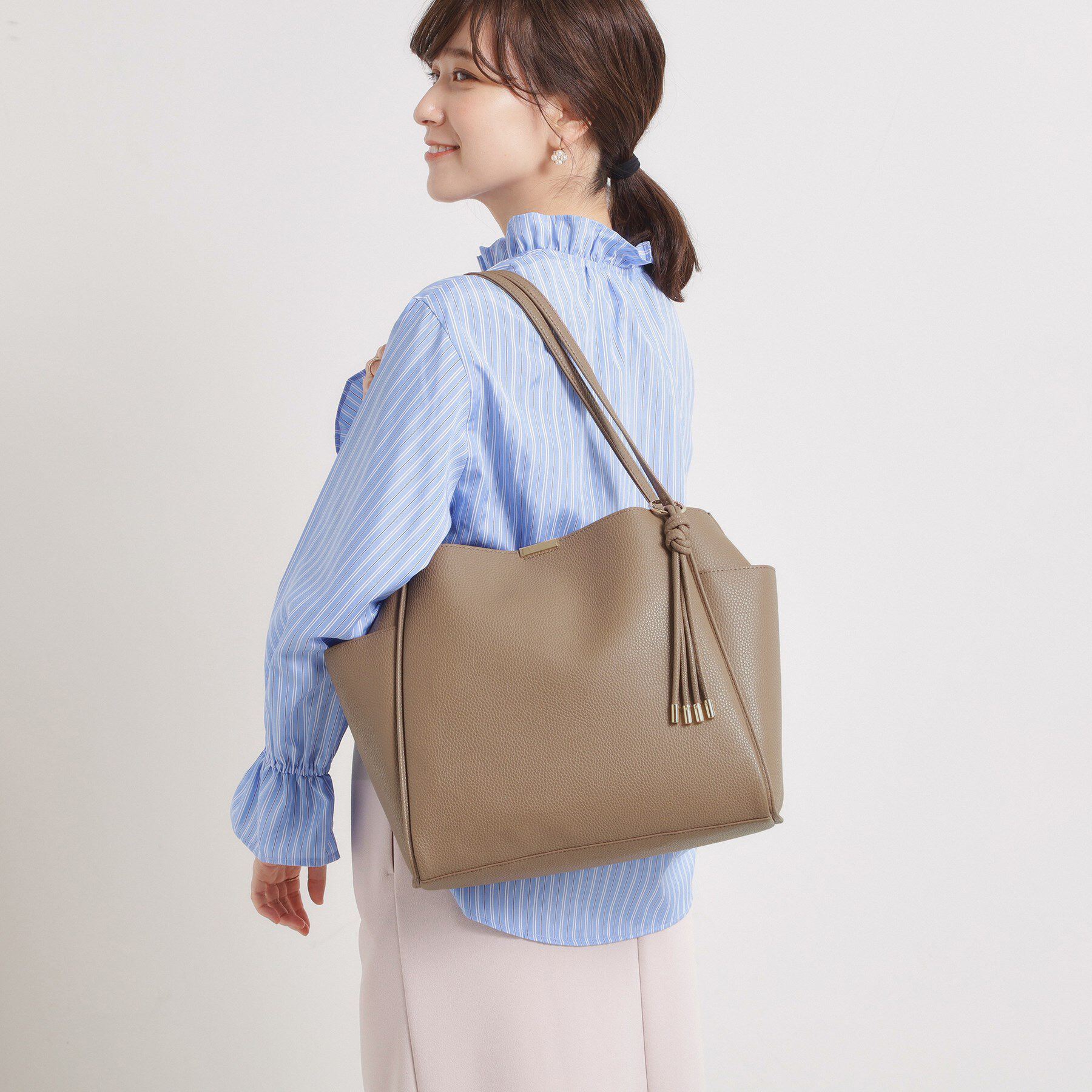 ITS&rsquo;DEMO「【通勤】タッセル付き変形A4トート」|トートバッグ|