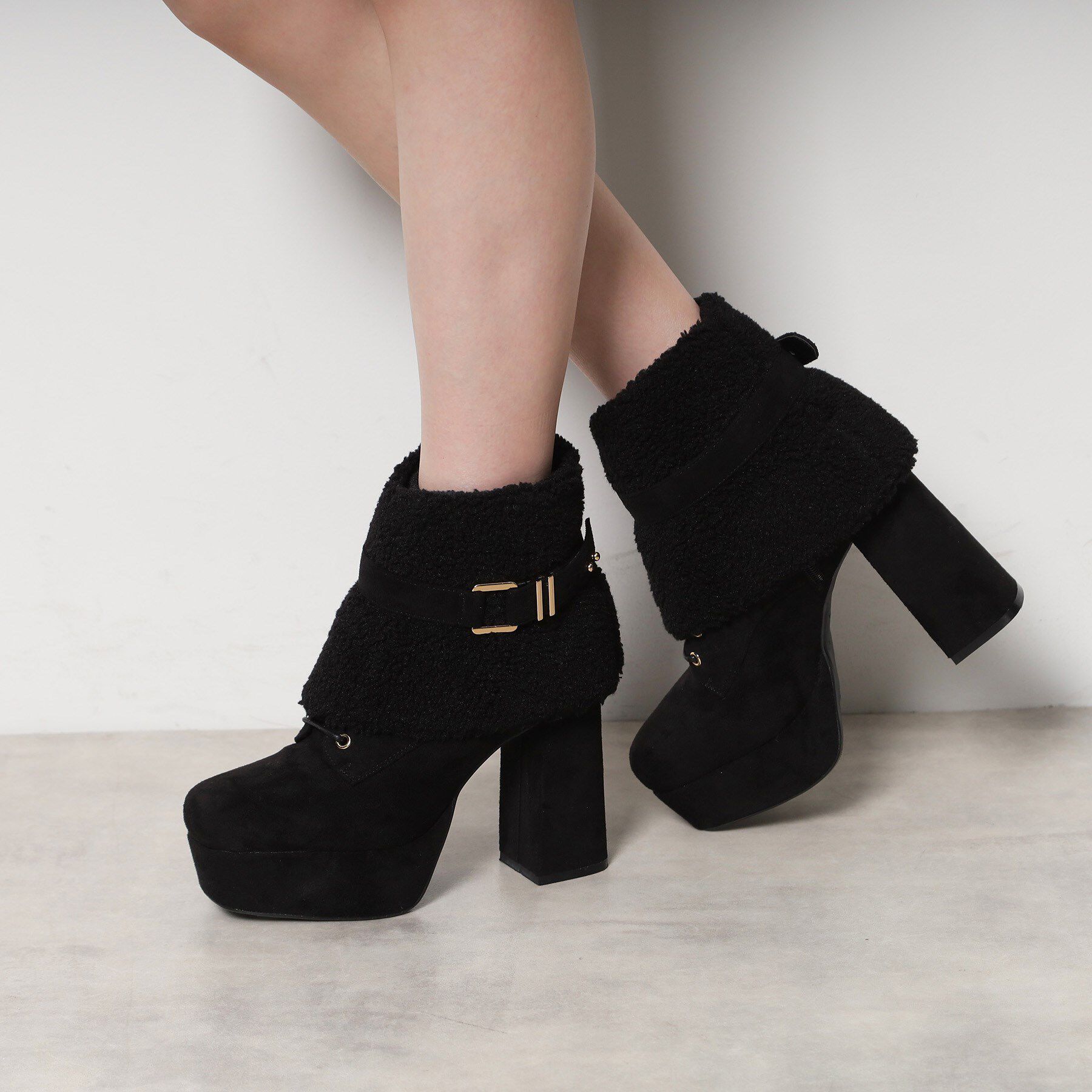 ESPERANZA「【ラク盛り／ショートブーツ】リピーター続出／脚長美脚 3WAYボアレースアップショートブーツ」|ショートブーツ|ブラック(119)