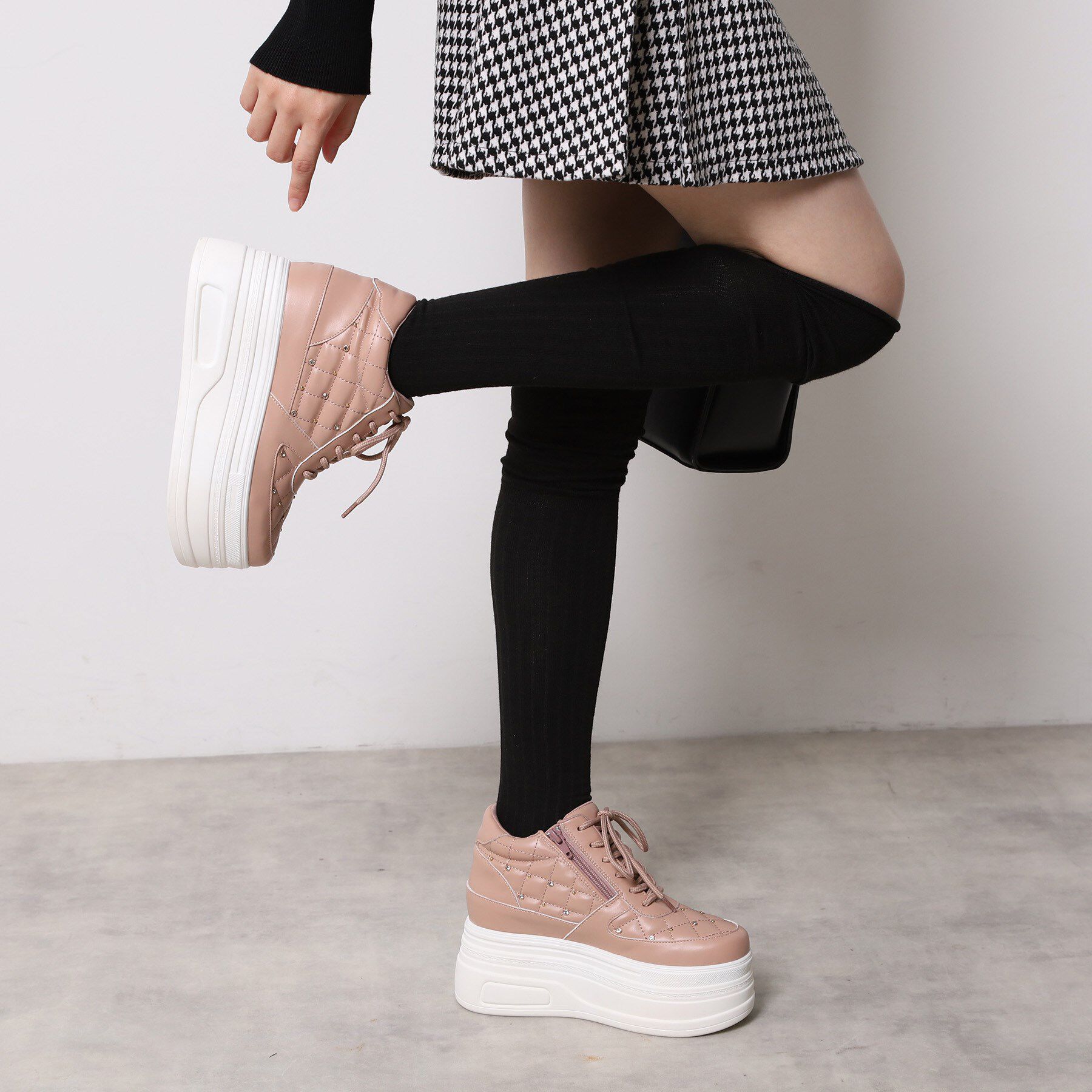 ESPERANZA「【EC先行販売】きゅんフィット厚底フラットキルティングスタッズスニーカー」|スニーカー|