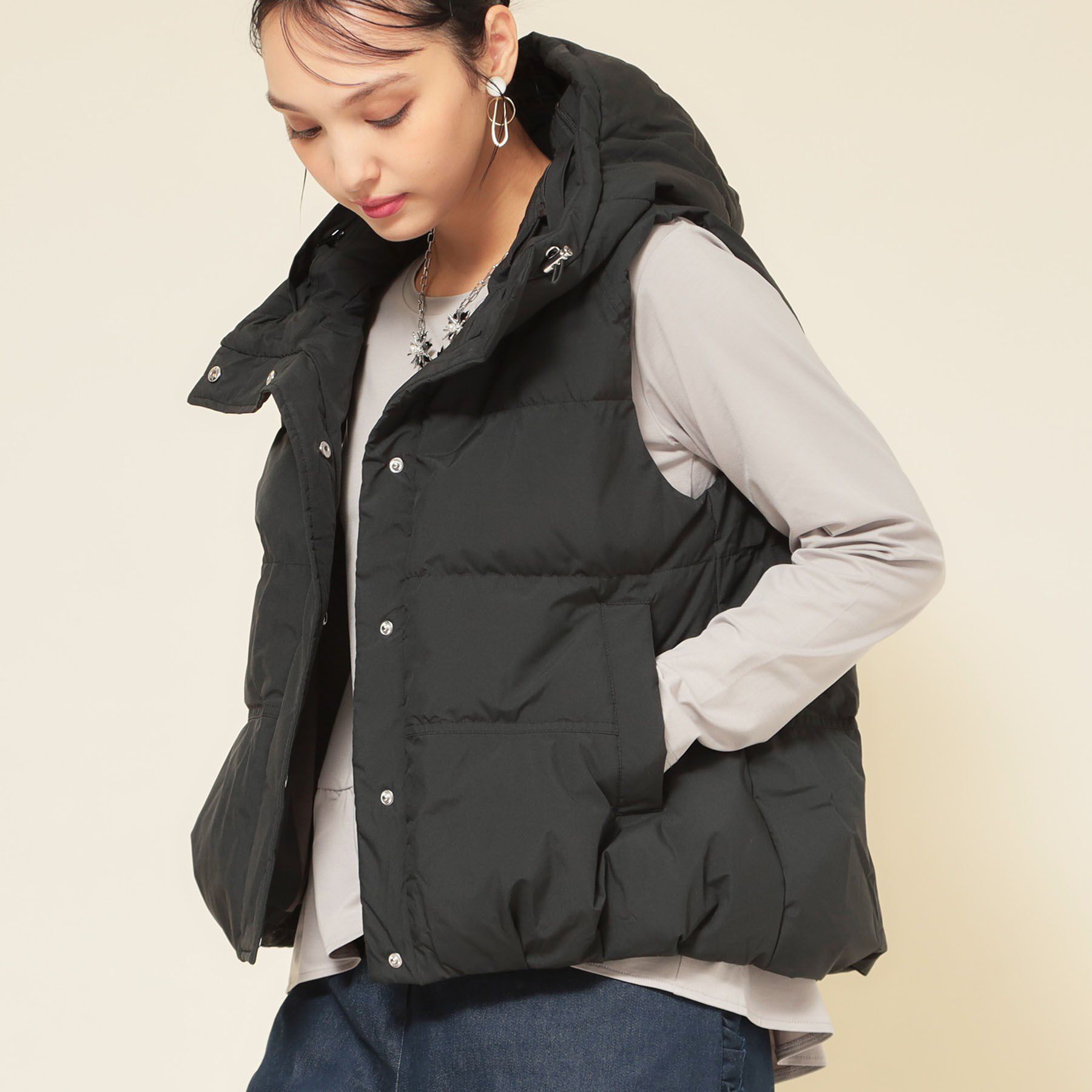 SunaUna「【フード付き／2色展開】ダウンベスト」|ダウンベスト・ベスト|ブラック(019)