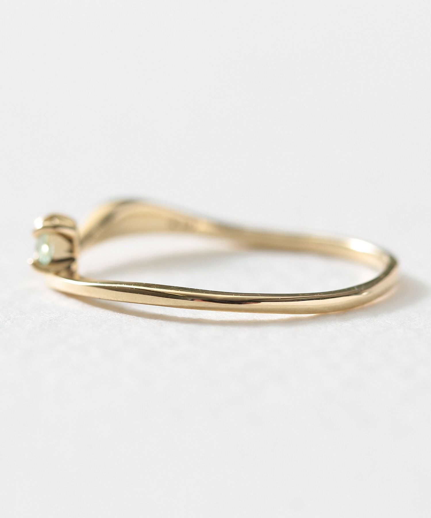  「K10 グリーンサファイア ニュアンスウェーブ リング」|リング|