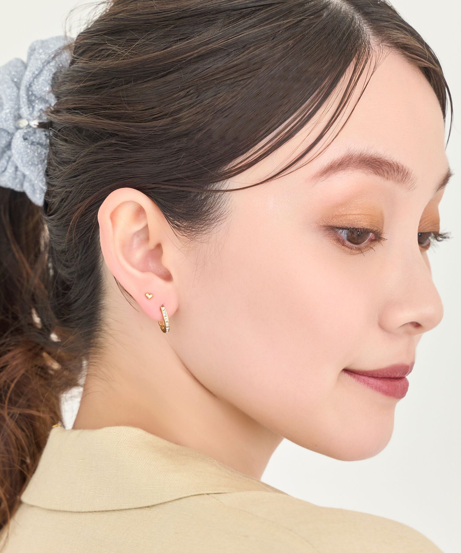 Phoebe「【金属アレルギー対応】ワンタッチライナーオーバルビジューフープピアス　ゴールド」|ピアス|