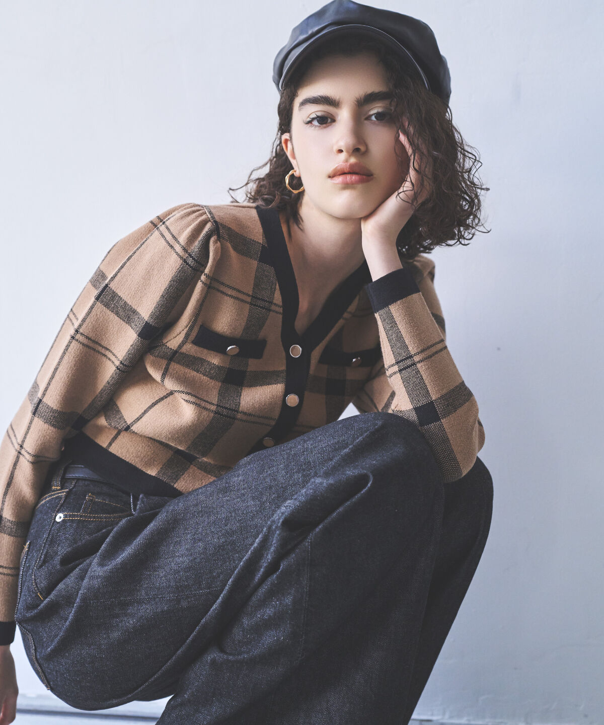 アンドクチュール「チェックジャガードVネックカーディガン」|カーディガン|ベージュ