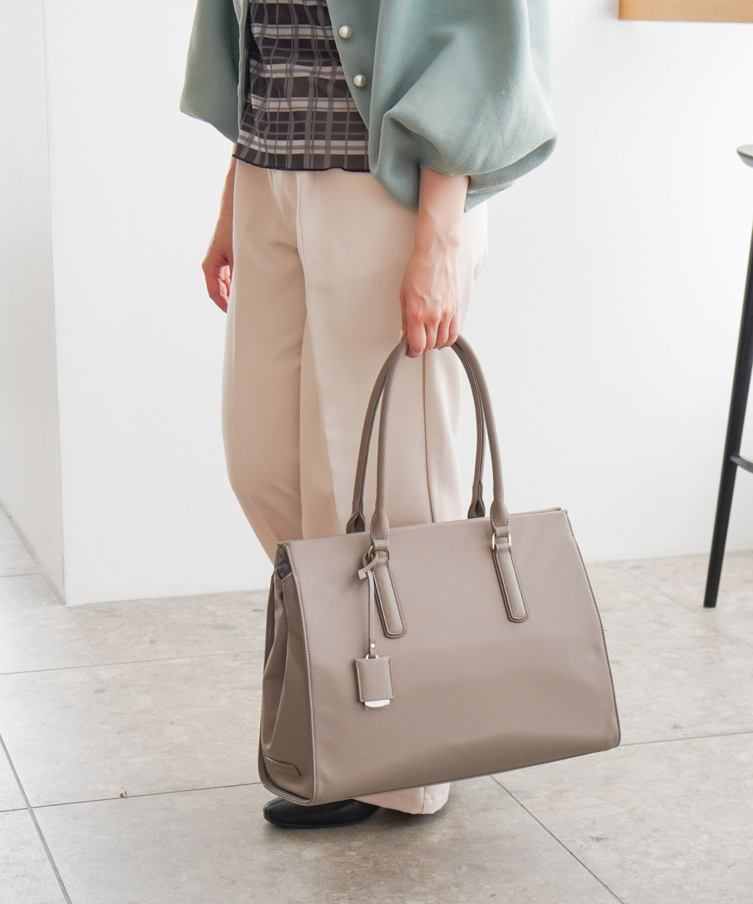 Jewelna Rose「Jewelna Rose OLバッグ・エト エアリィ 横型トートバッグ 16271」|トートバッグ|グレージュ