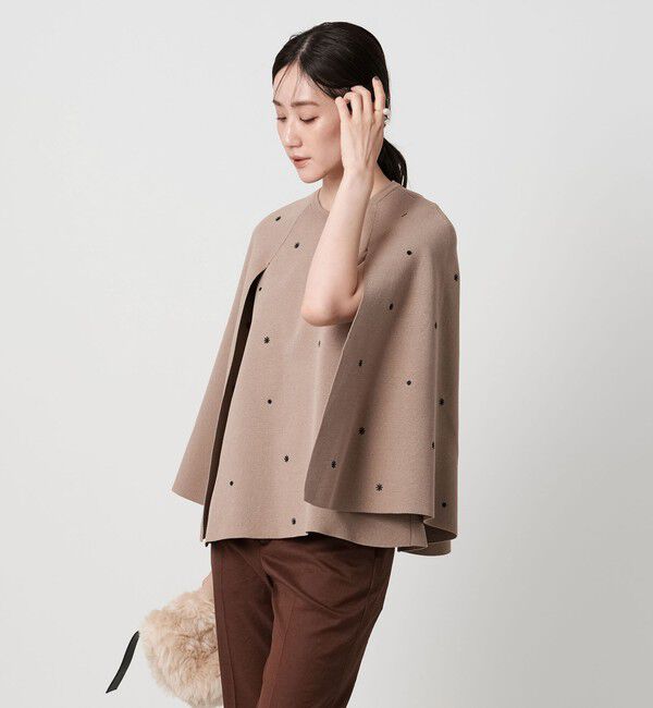 UNITED ARROWS「エンブロイダリー フラワー ケープニット ‐ウォッシャブル‐」|ニット・セーター|BEIGE
