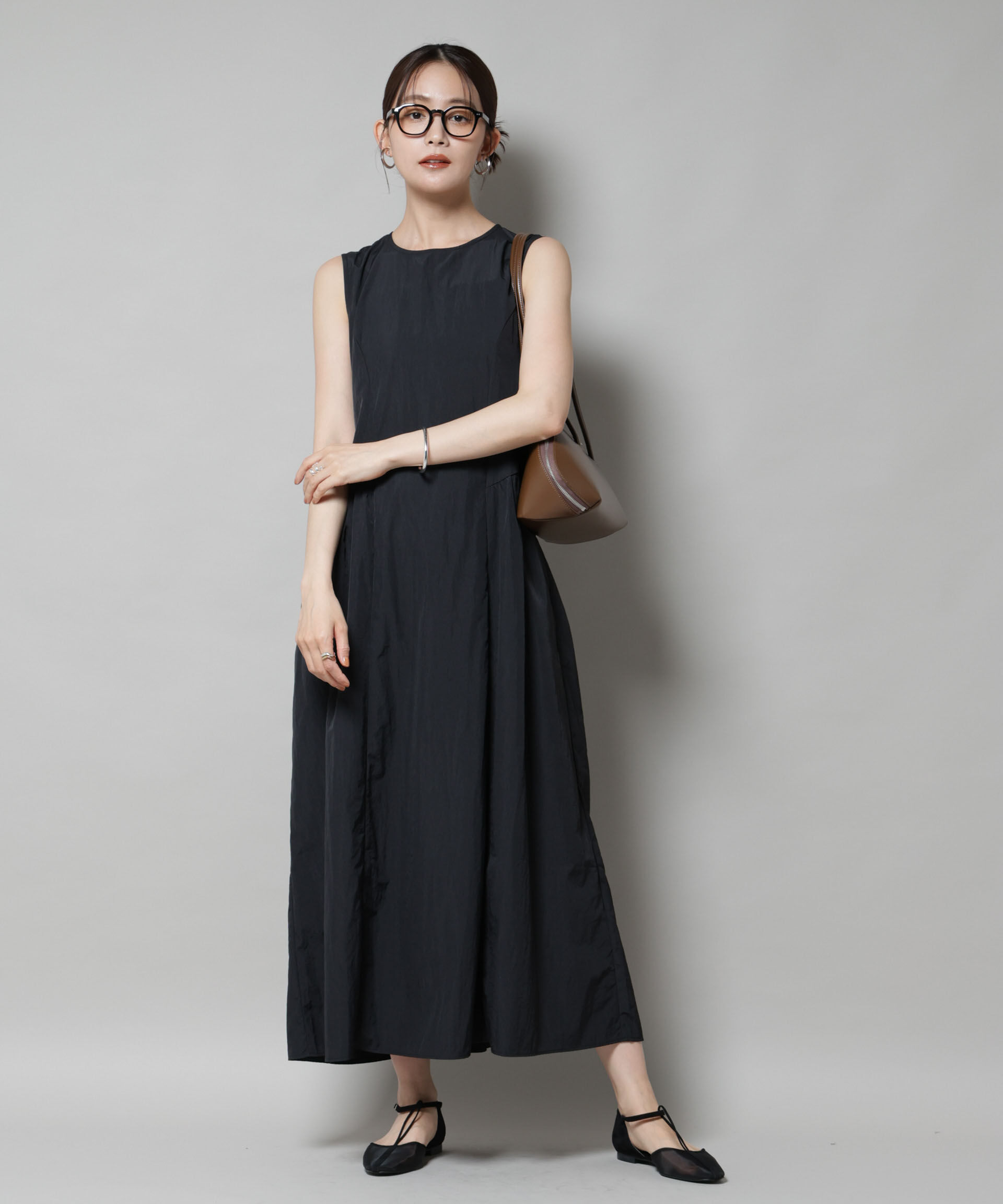 nano･universe「サイドギャザーナイロンワンピース」|ワンピース|ブラック