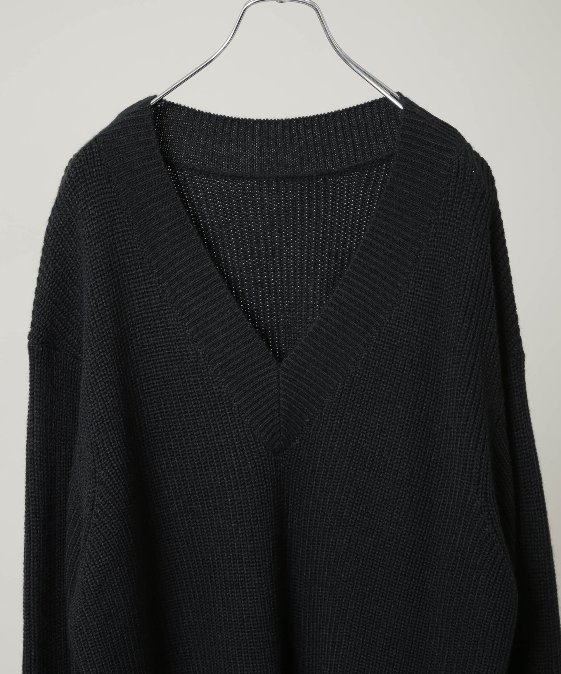 nano･universe「｢HOTEL PALACE｣  ディープVネックミドルゲージニット」|ニット・セーター|