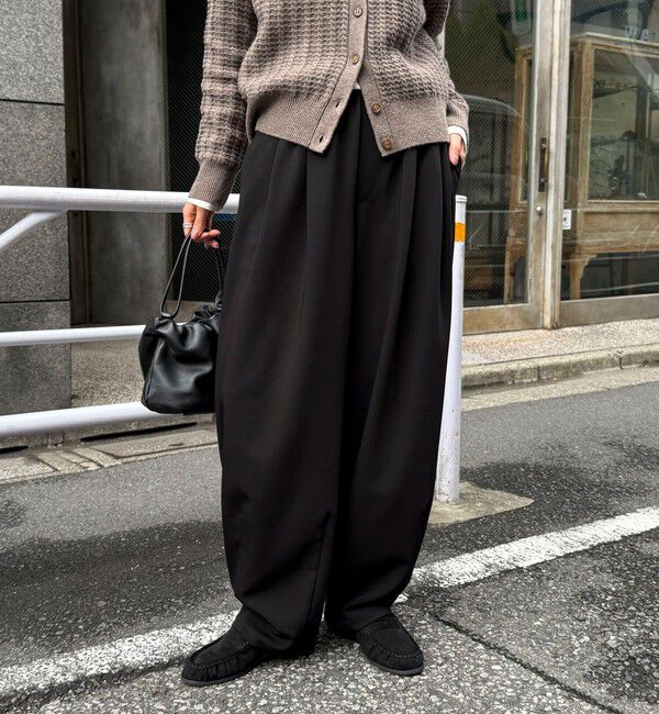 fredy emue「コクーンギャザーパンツ」|チノ|