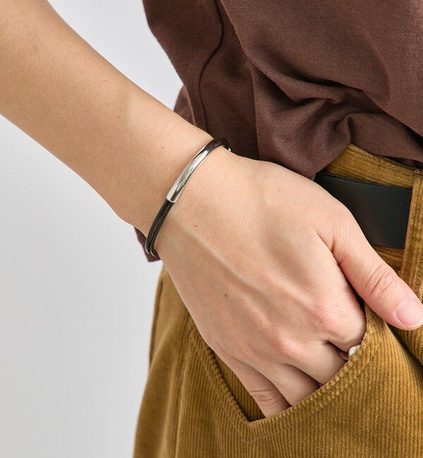  「【程よい存在感】コードバングル」|ブローチ・コサージュ|