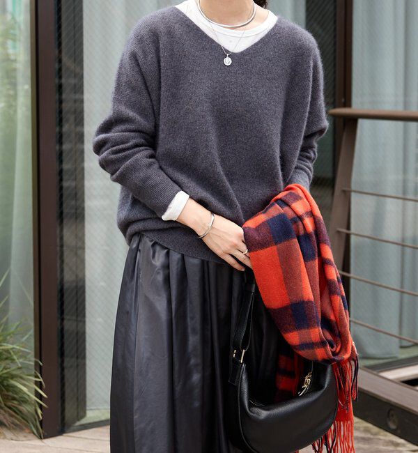  「【抜け感シルエット】ヘアリーウール片畦Vネックニット」|ニット・セーター|