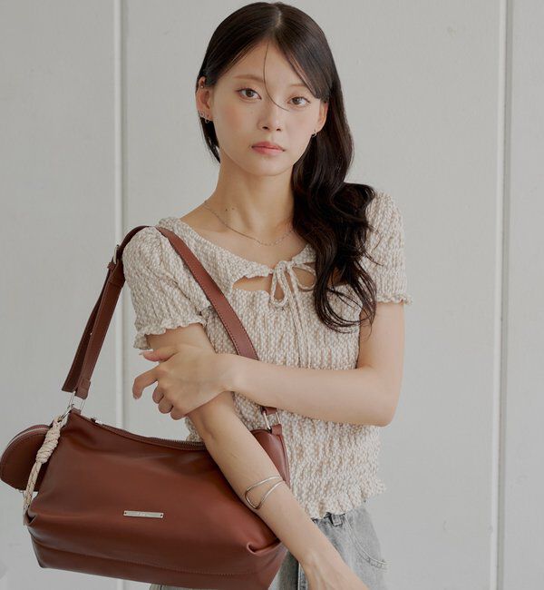  「【500mlペットボトル収納可】チャーム付きミディアムバッグ」|ショルダー・メッセンジャー|