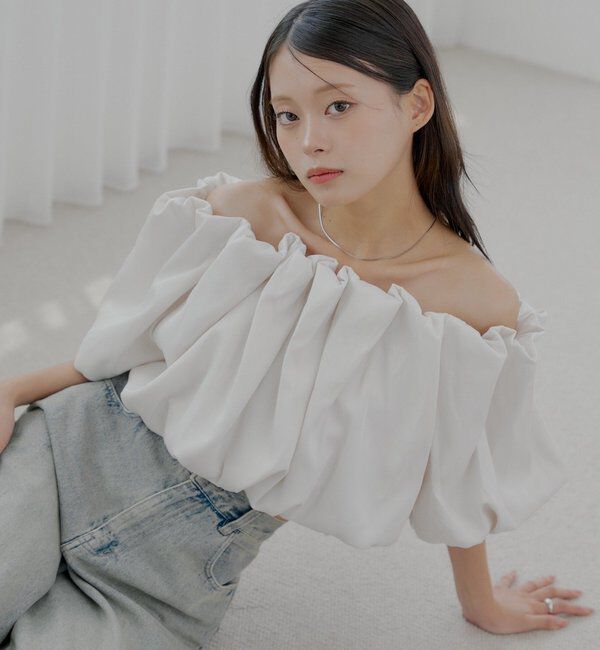  「【SALON by Chico】ギャザーバルーンオフショルブラウス」|シャツ・ブラウス|