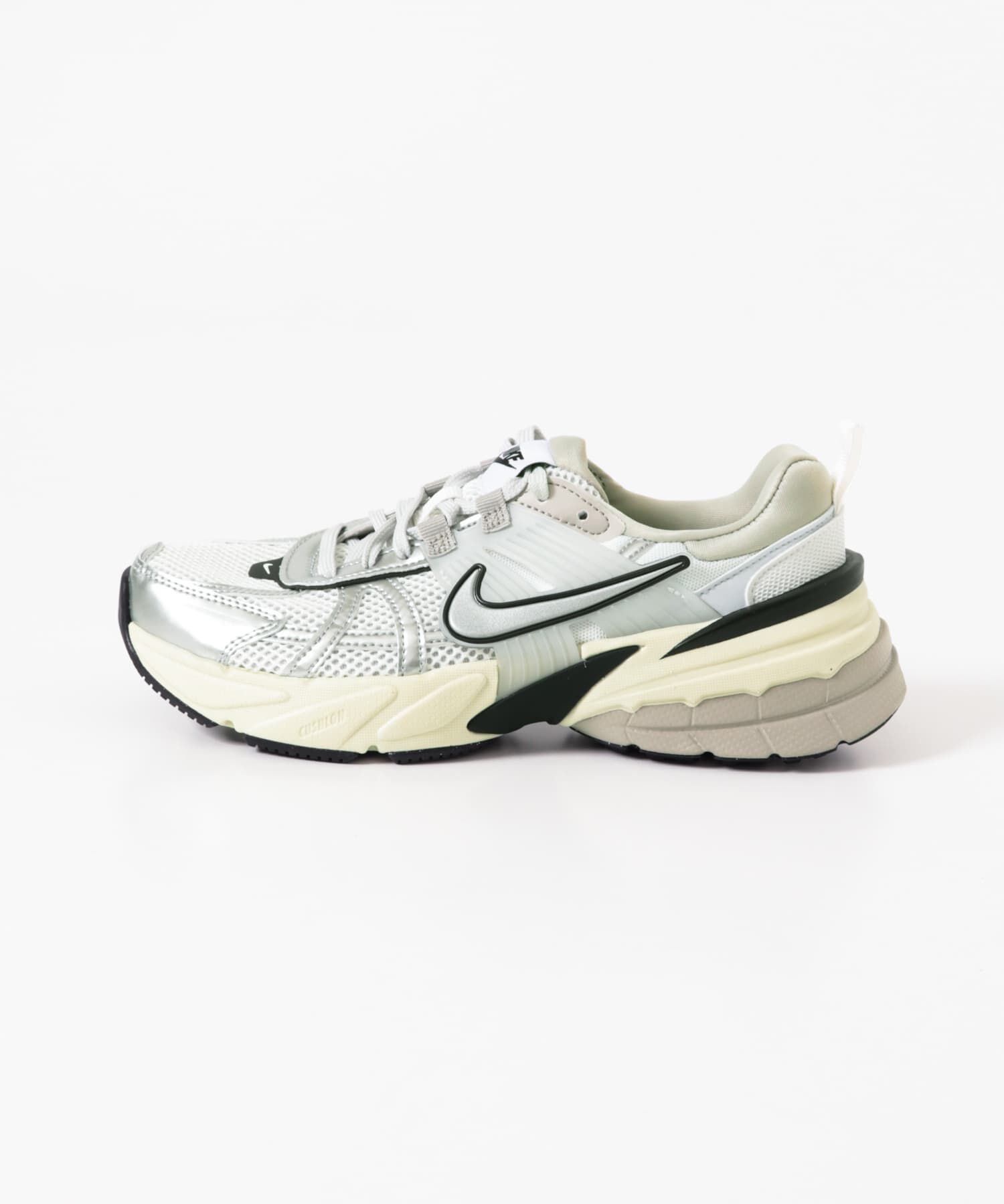URBAN RESEARCH DOORS「NIKE　V2K ラン」|スニーカー|