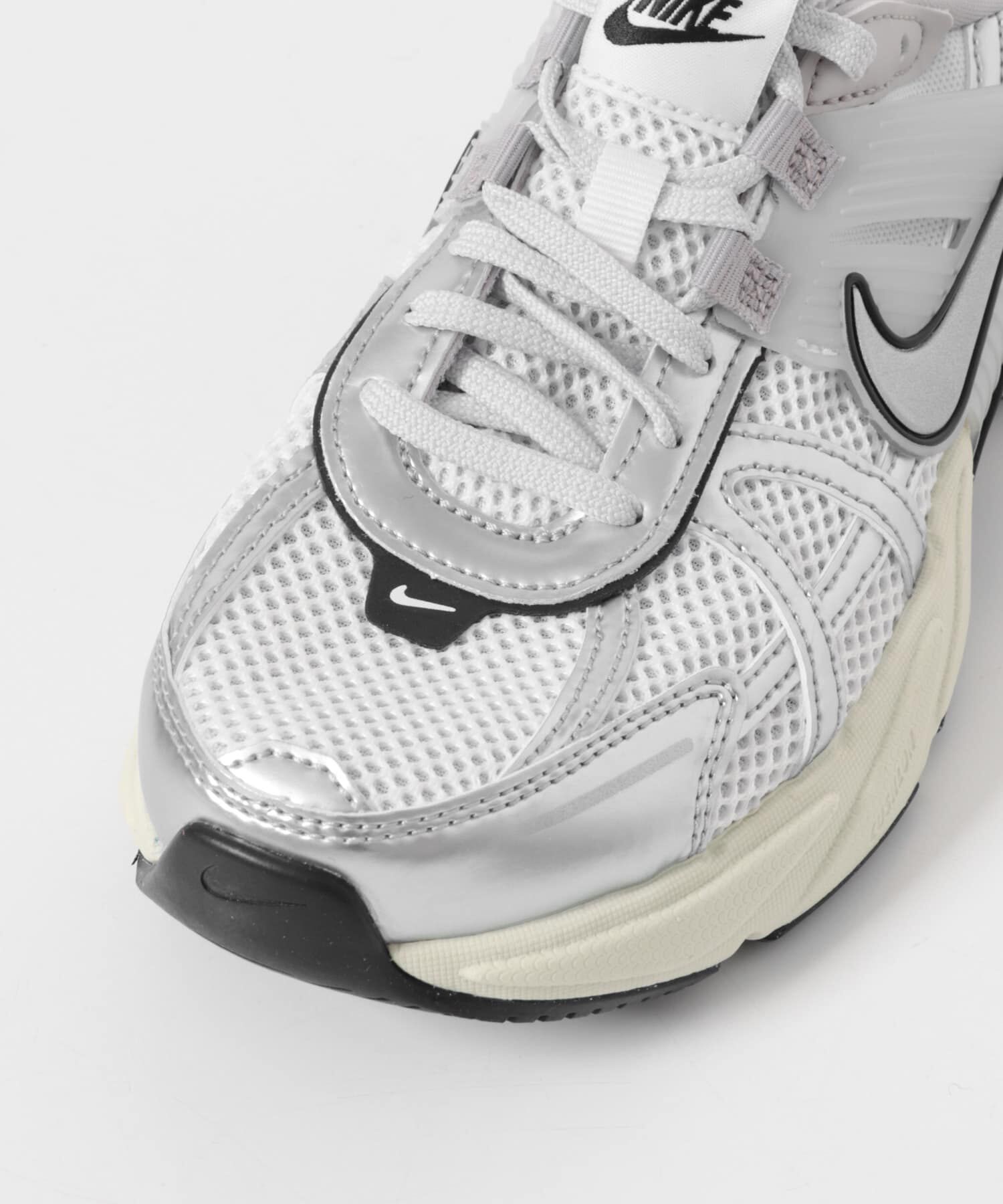 URBAN RESEARCH DOORS「NIKE　V2K ラン」|スニーカー|