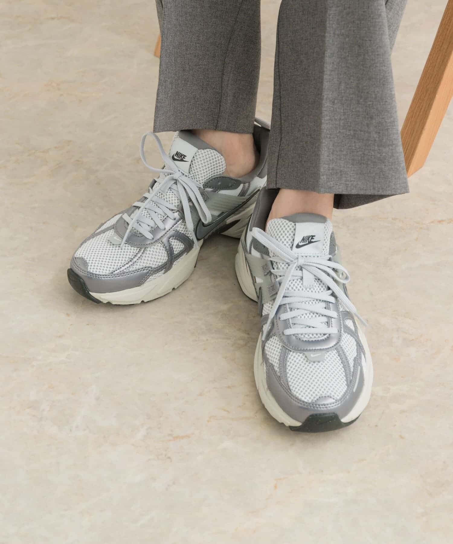 URBAN RESEARCH DOORS「NIKE　V2K ラン」|スニーカー|