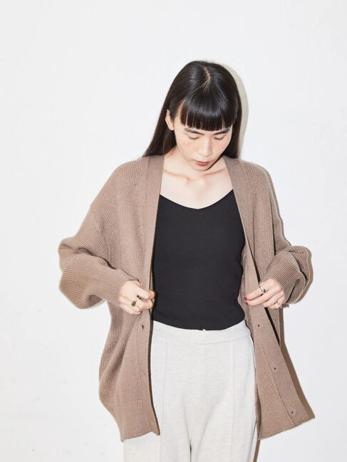  「パチパチしにくいVネック片畦ニットカーディガン」|カーディガン|