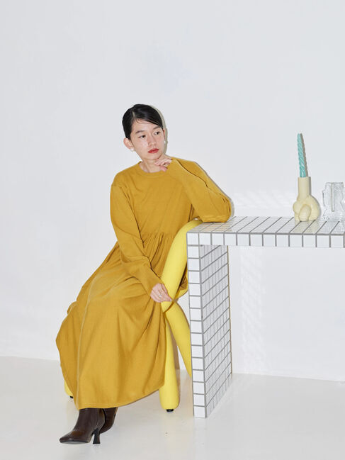  「パチパチしにくいドルマンニットワンピース」|ワンピース|イエロー