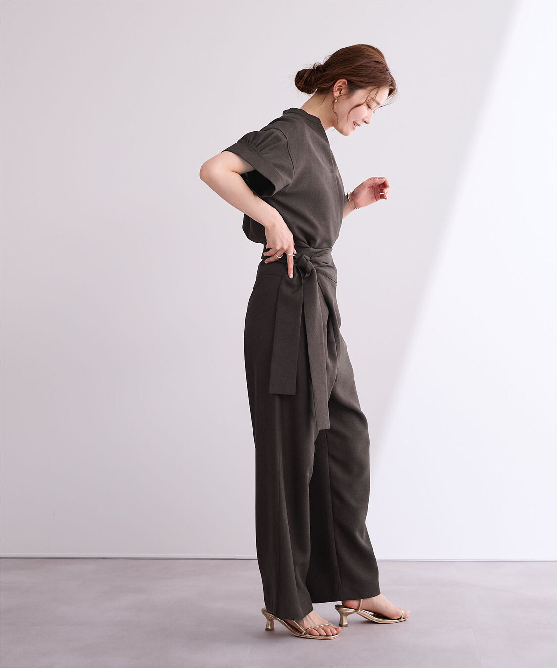 ur's「リネンライクハイウエストラップワイドパンツ」|スラックス|