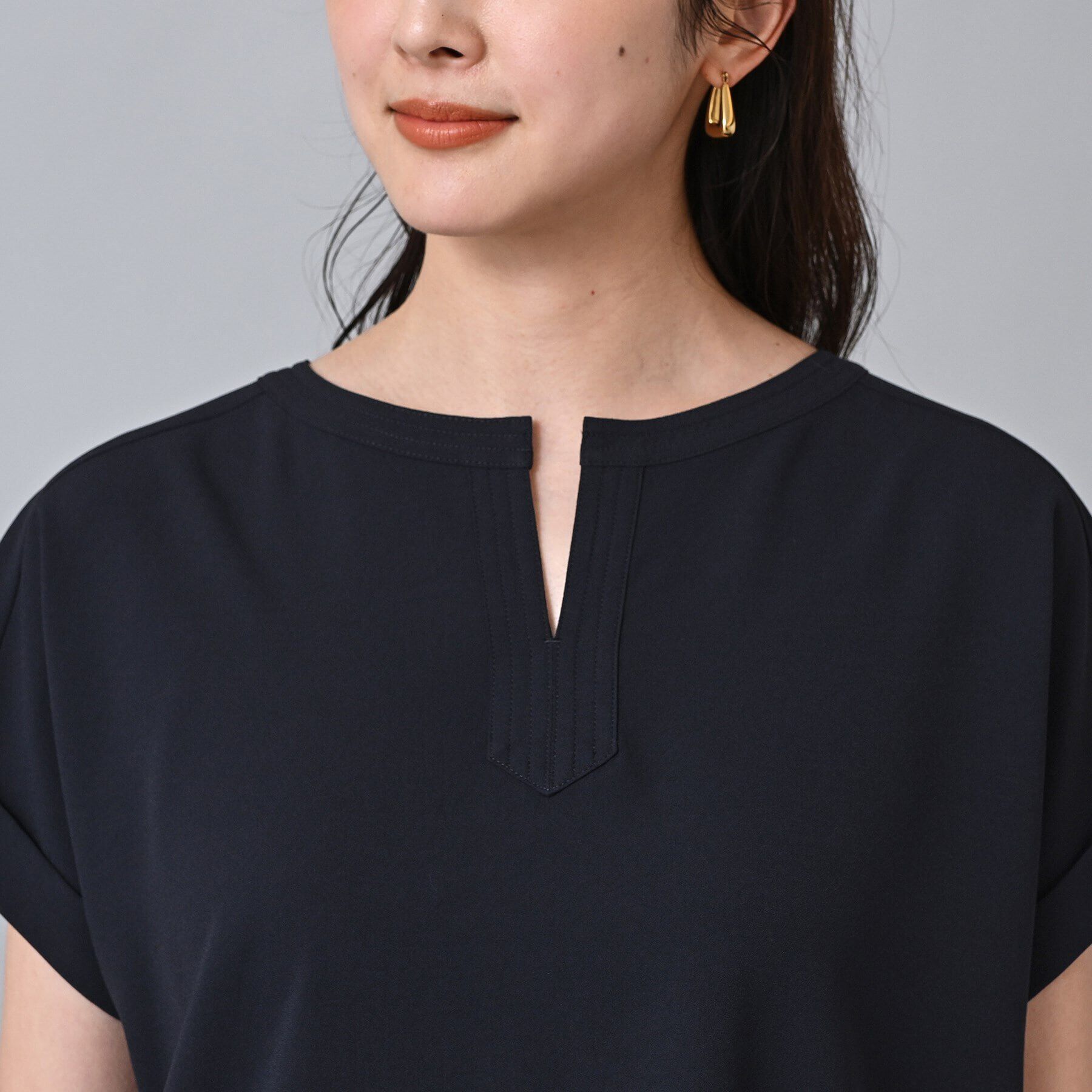 UNTITLED「【清涼感／夏も快適人気セットアップ】リラックスシルエット スキッパーブラウス」|シャツ・ブラウス|