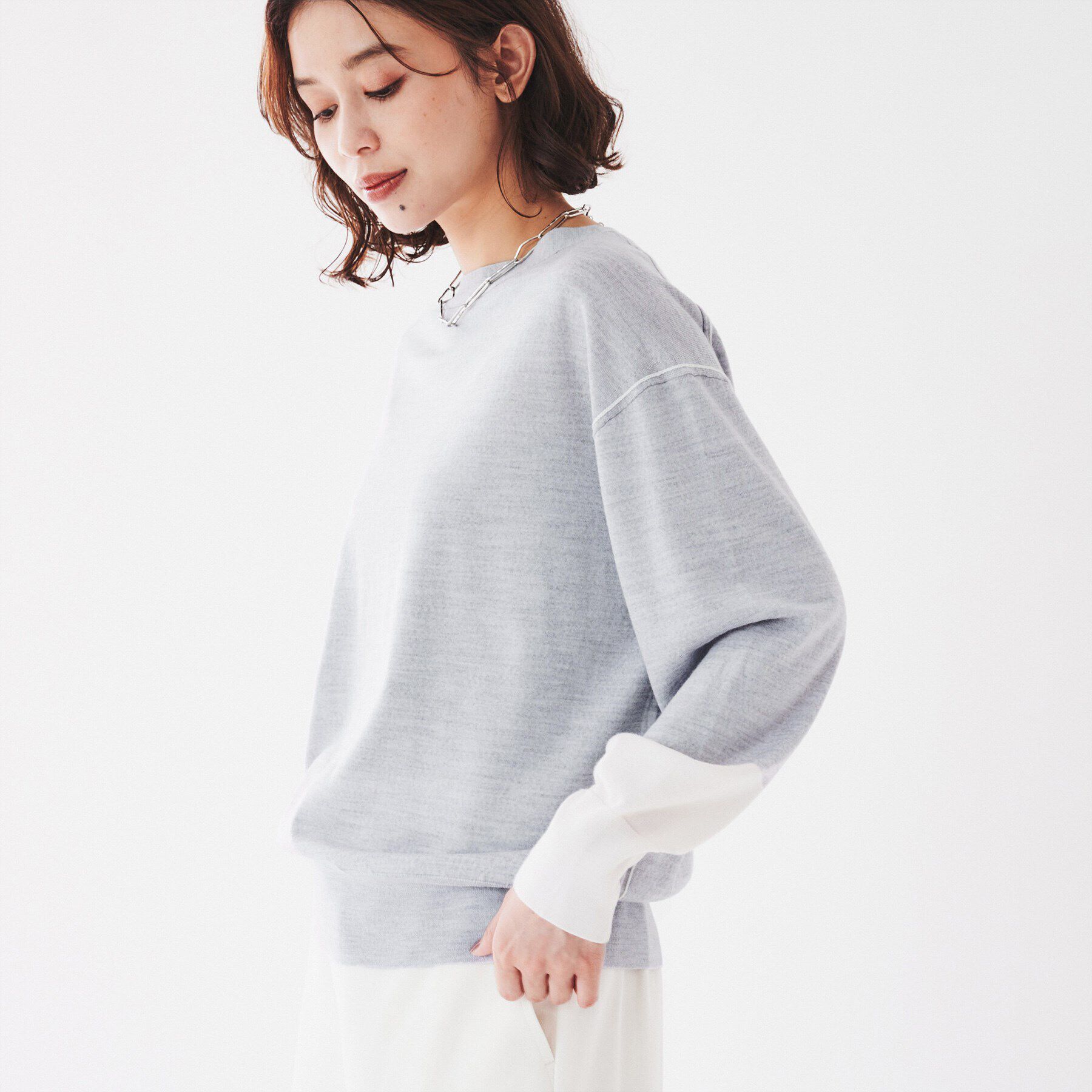 UNTITLED「【袖口カラーがアクセントに！】クルーネック ハイゲージニット」|ニット・セーター|