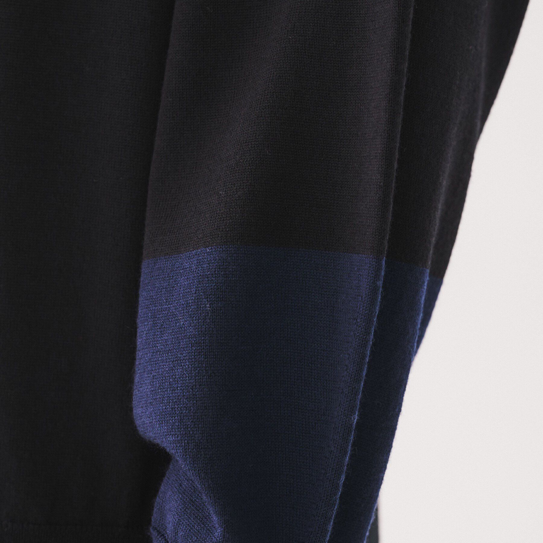 UNTITLED「【袖口カラーがアクセントに！】クルーネック ハイゲージニット」|ニット・セーター|