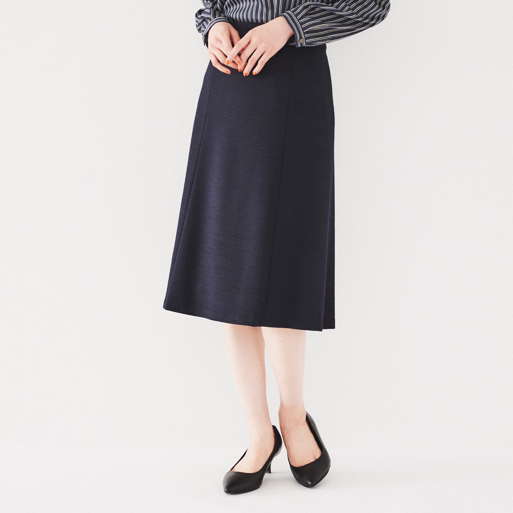 UNTITLED「【通勤スーツ】ウール混ジャージ マーメイドスカート」|スカート|ネイビー(694)