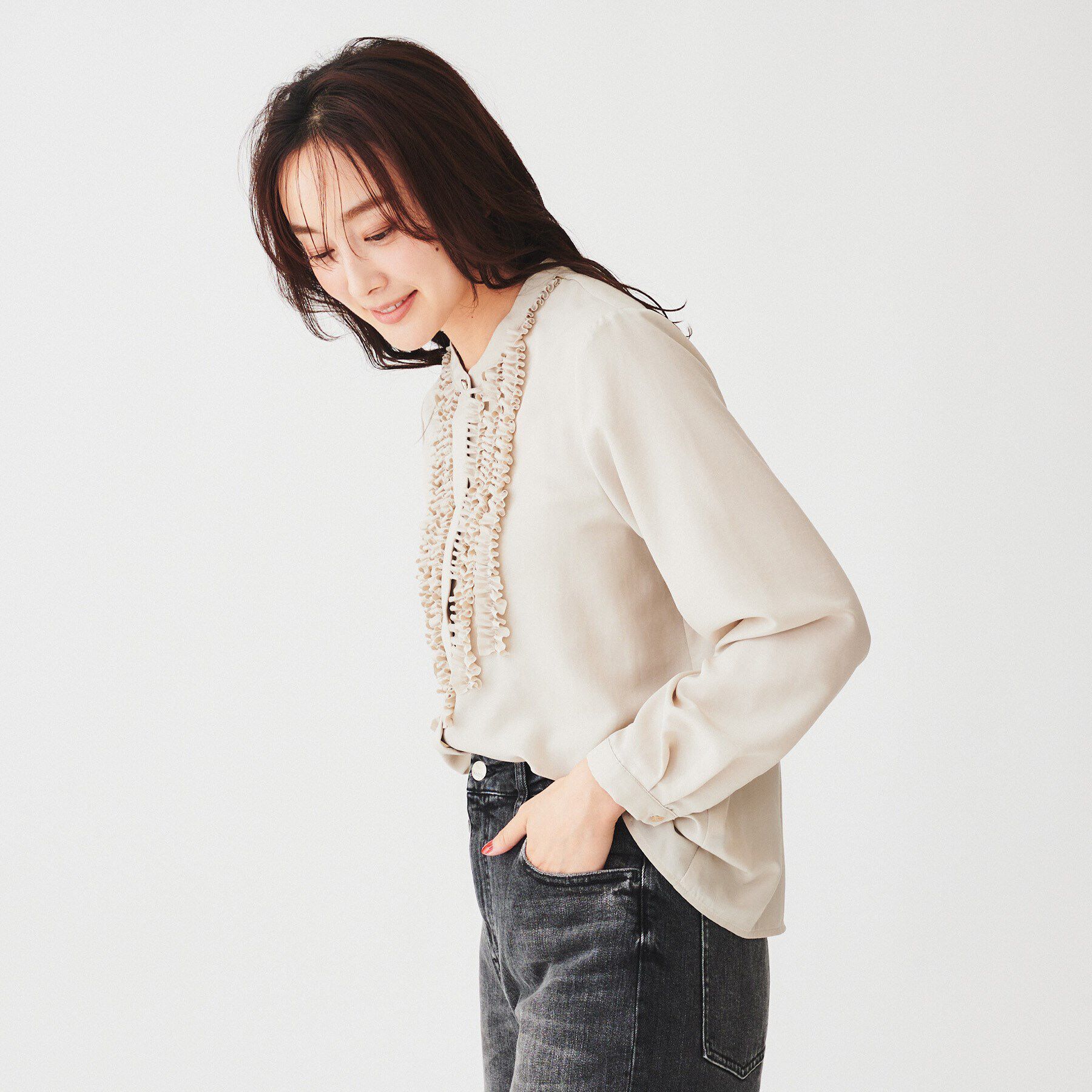 UNTITLED「【オンオフ使える/洗える】長袖フリルブラウス」|シャツ・ブラウス|