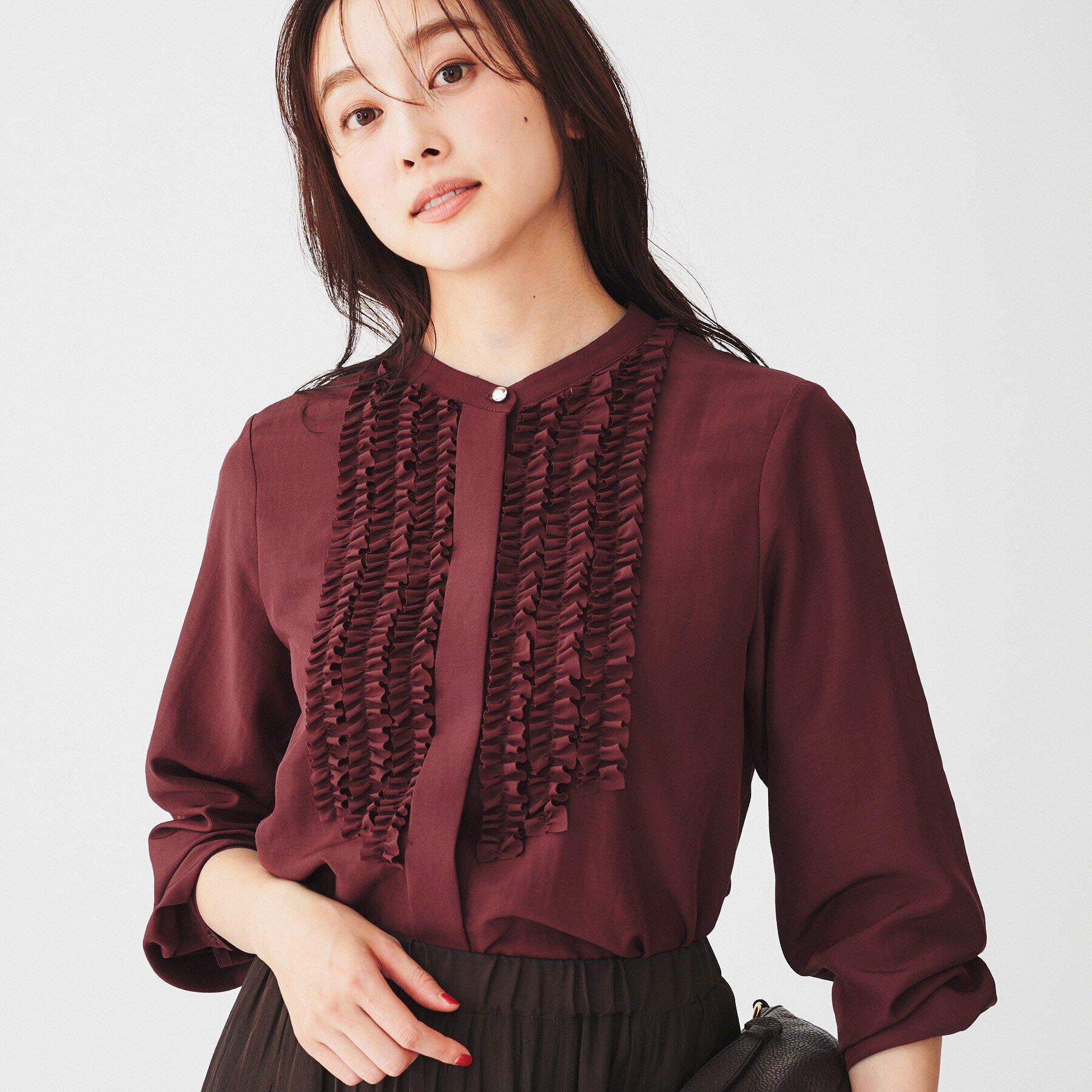 UNTITLED「【オンオフ使える/洗える】長袖フリルブラウス」|シャツ・ブラウス|ボルドー(064)