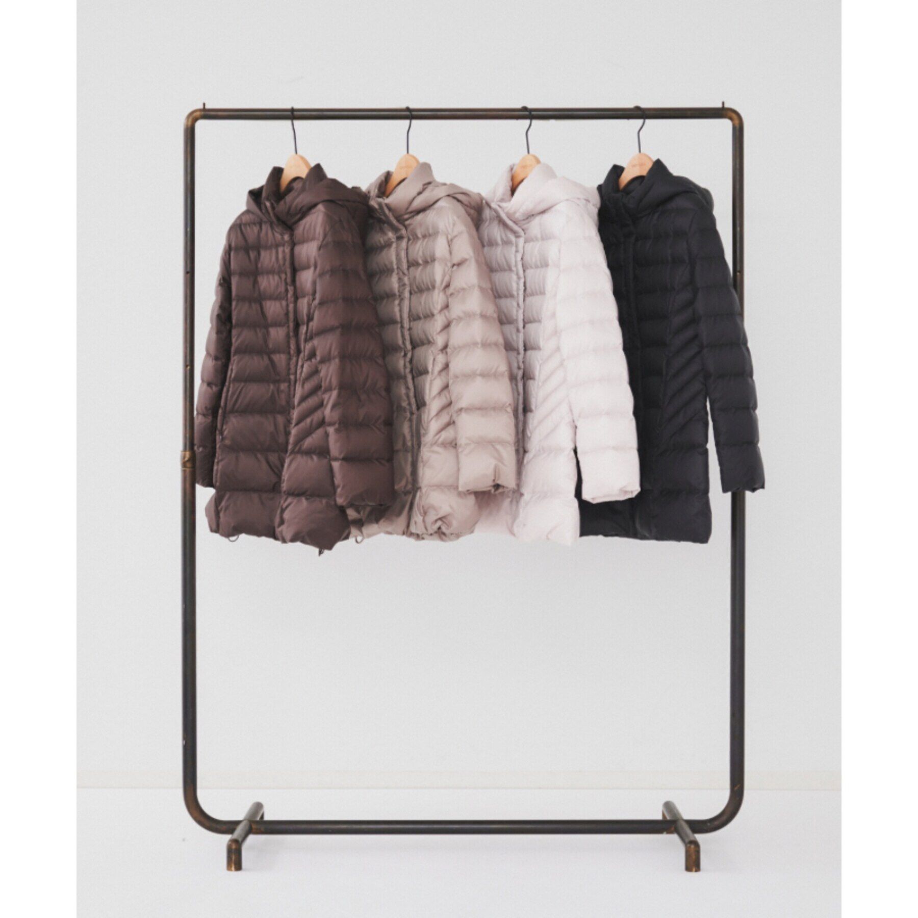 UNTITLED「【撥水/洗える/すっきり】ミディ丈タフタダウンコート」|ダウン|