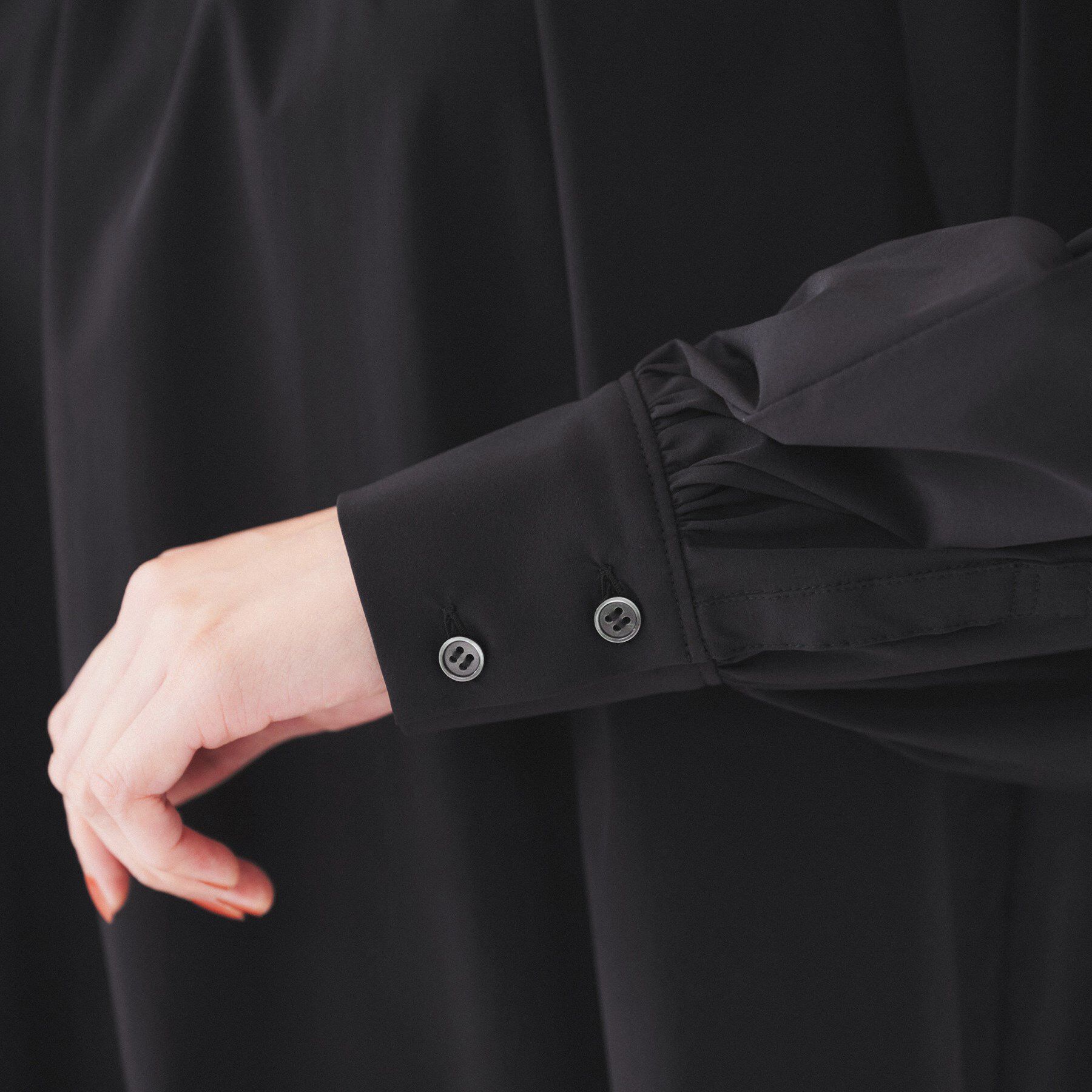 UNTITLED「【通勤】ボウタイ付スタンドネック ボリュームブラウス」|シャツ・ブラウス|