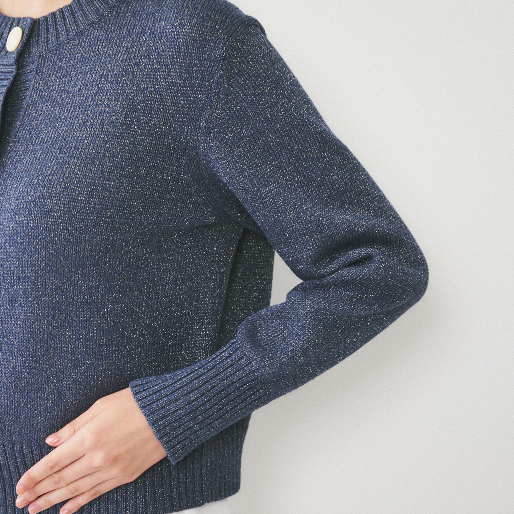 UNTITLED「【アンサンブル可能/ラメ調】コンパクトニットカーディガン」|カーディガン|