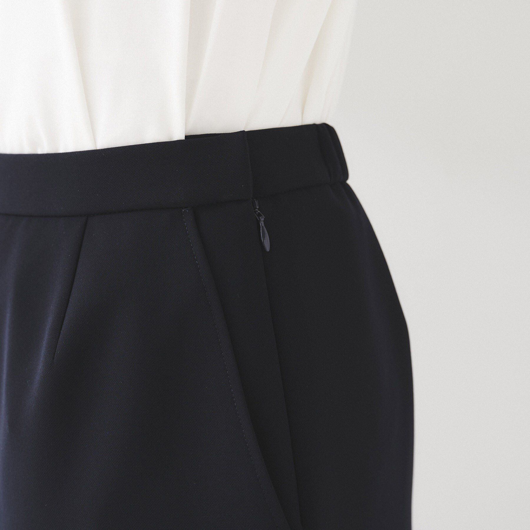 UNTITLED「【後ろウエストゴム/洗える】ストレッチ ナロースカート」|スカート|