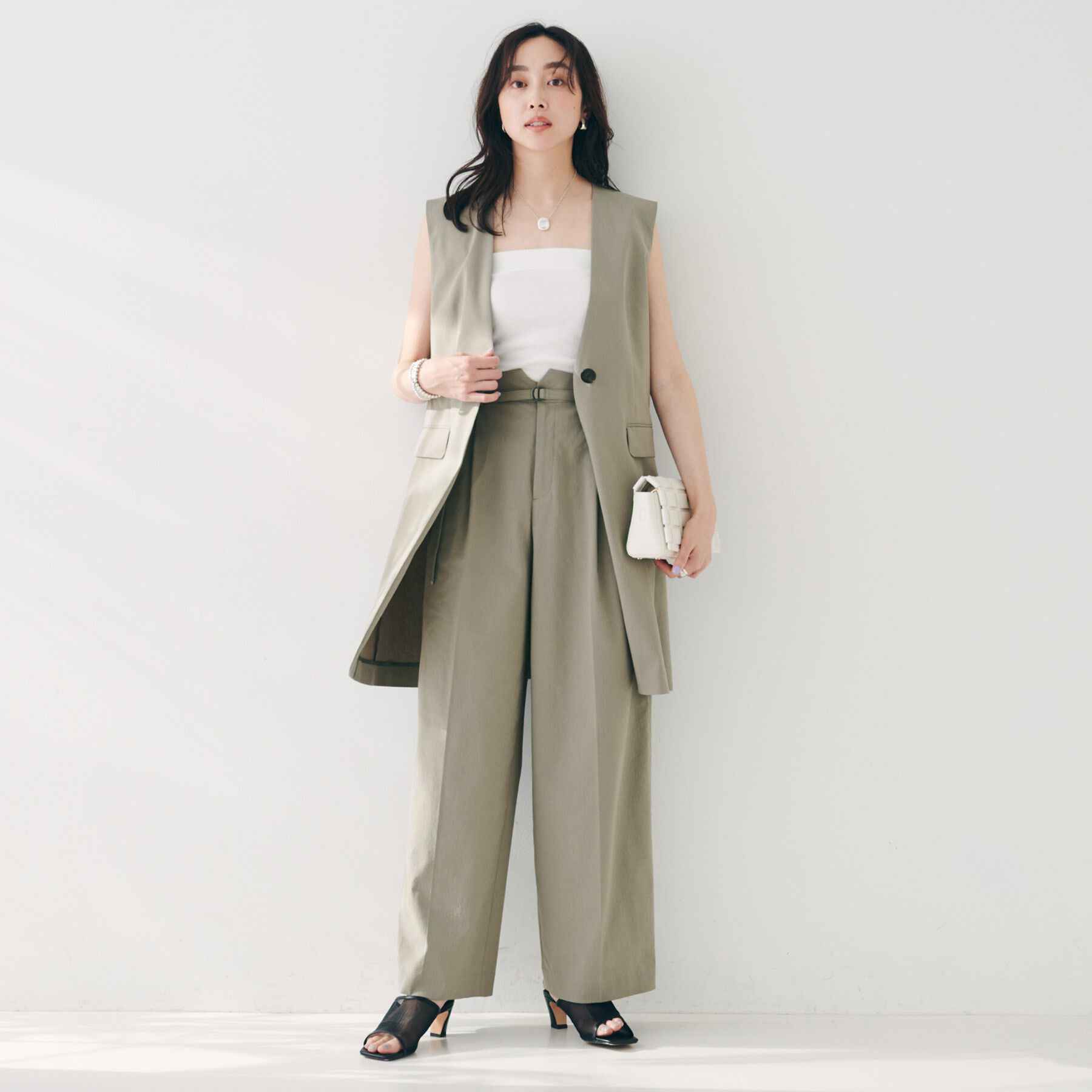 UNTITLED「【セットアップ可能／オンオフ】ラミー混 タックワイドパンツ」|その他|