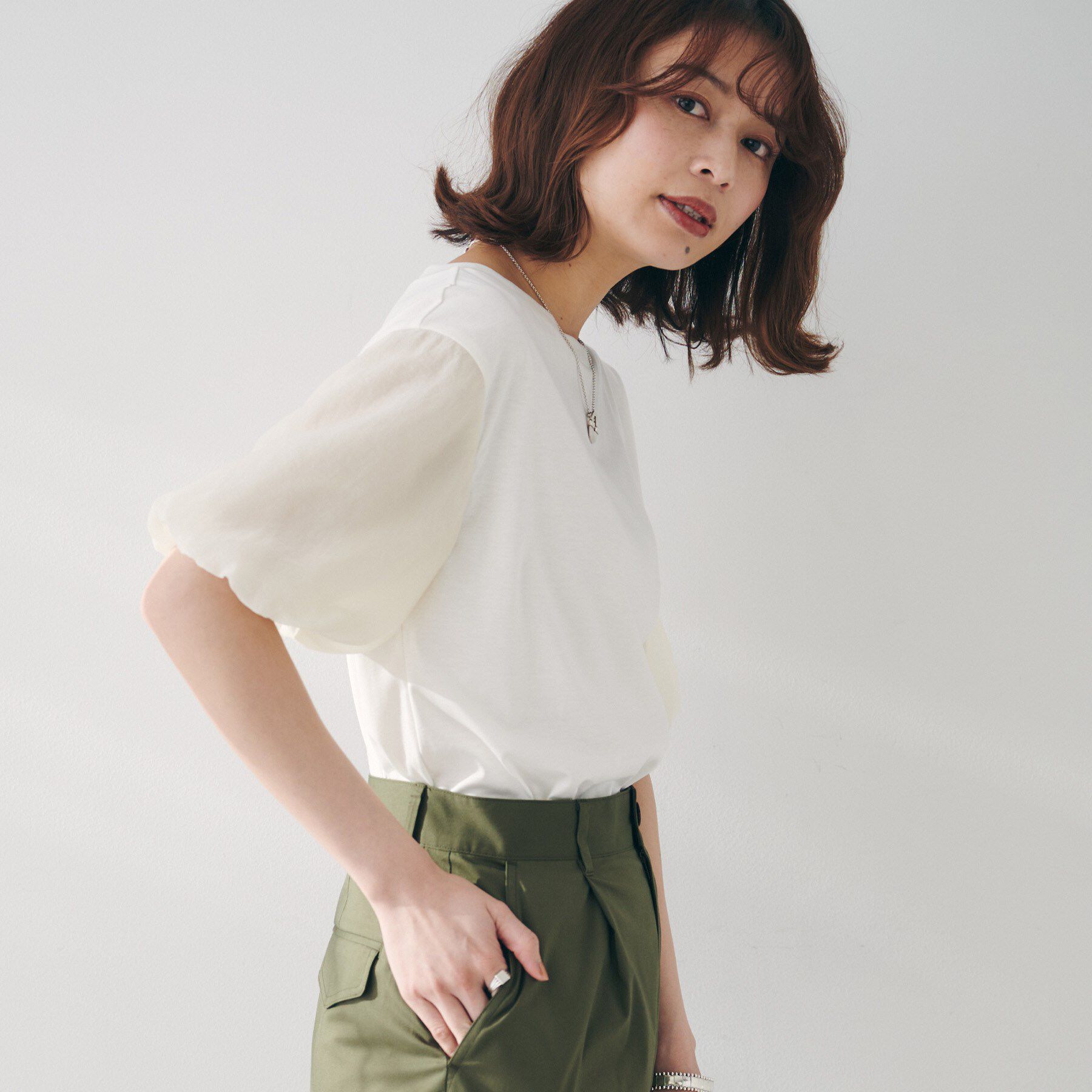 UNTITLED「【二の腕カバー/洗える】袖シアーバルーンプルオーバー」|Tシャツ・カットソー|