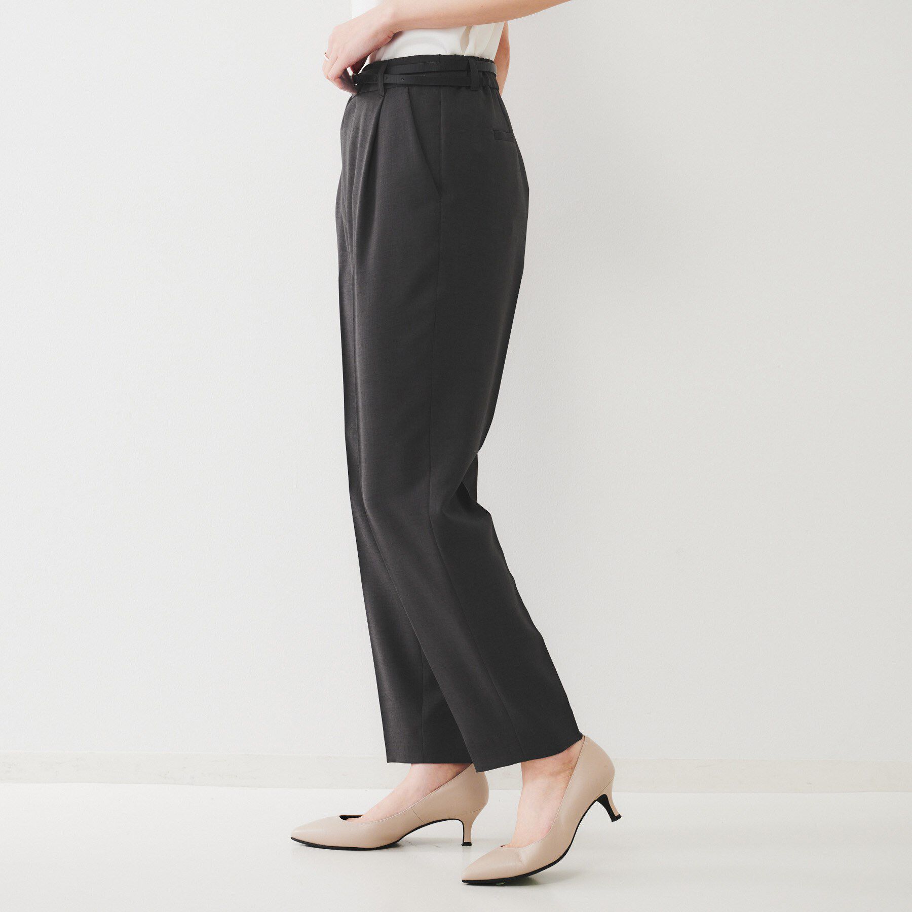 UNTITLED「【通勤スーツ】ライトウェイト テーパードパンツ」|その他|