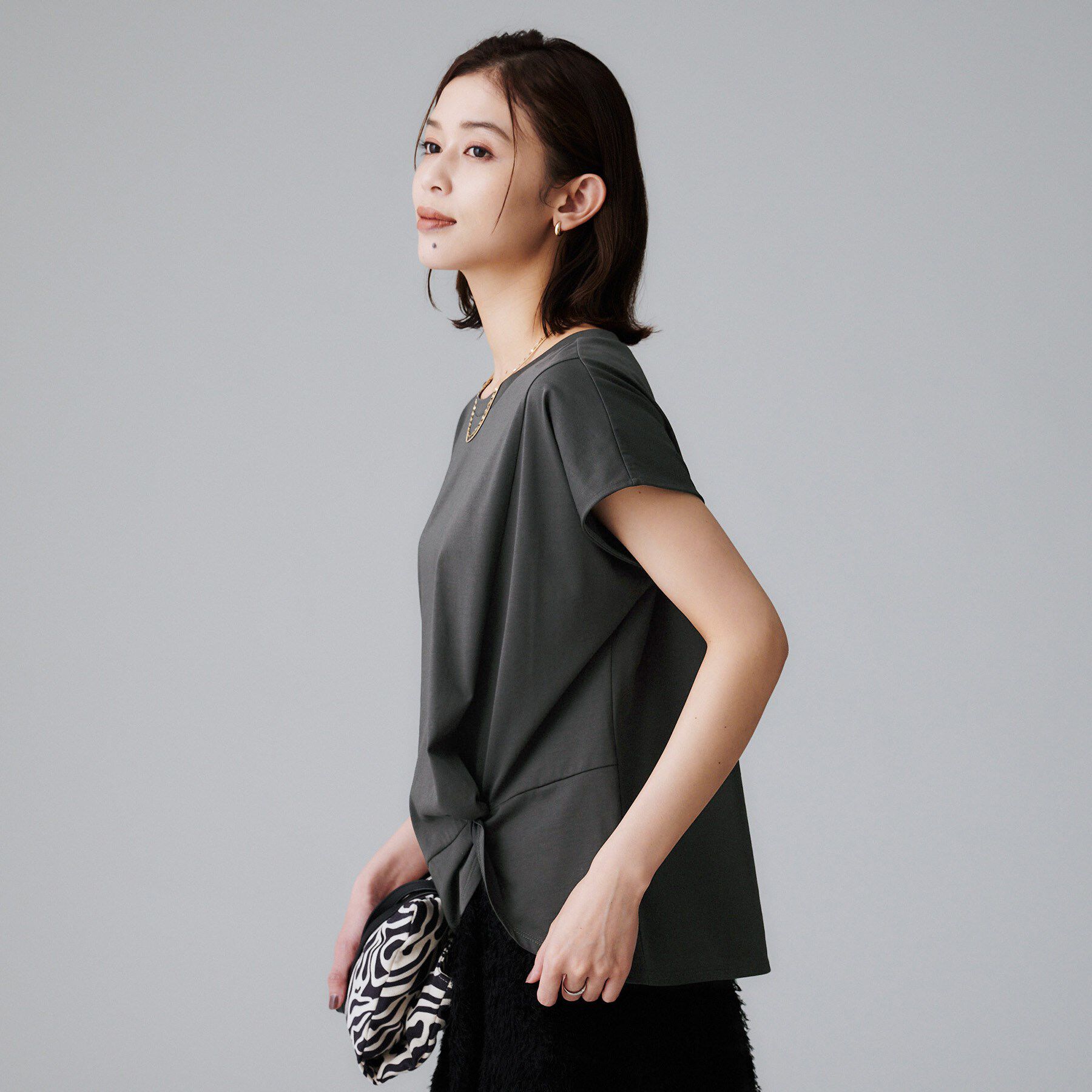 UNTITLED「【洗える/Tシャツ】ツイストプルオーバー」|Tシャツ・カットソー|