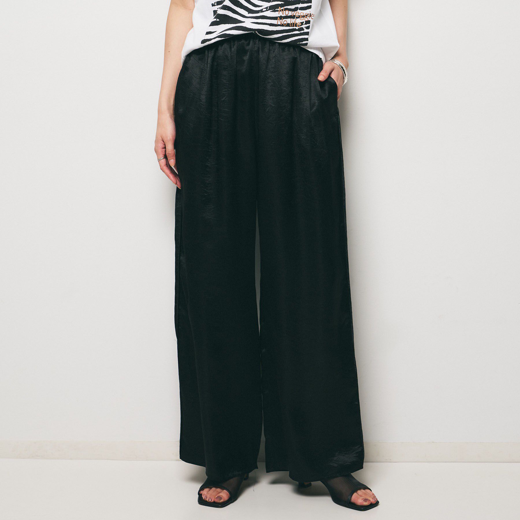 UNTITLED「【GREY CHORD】LISA（リサ）サテンワイドパンツ」|その他|ブラック(019)