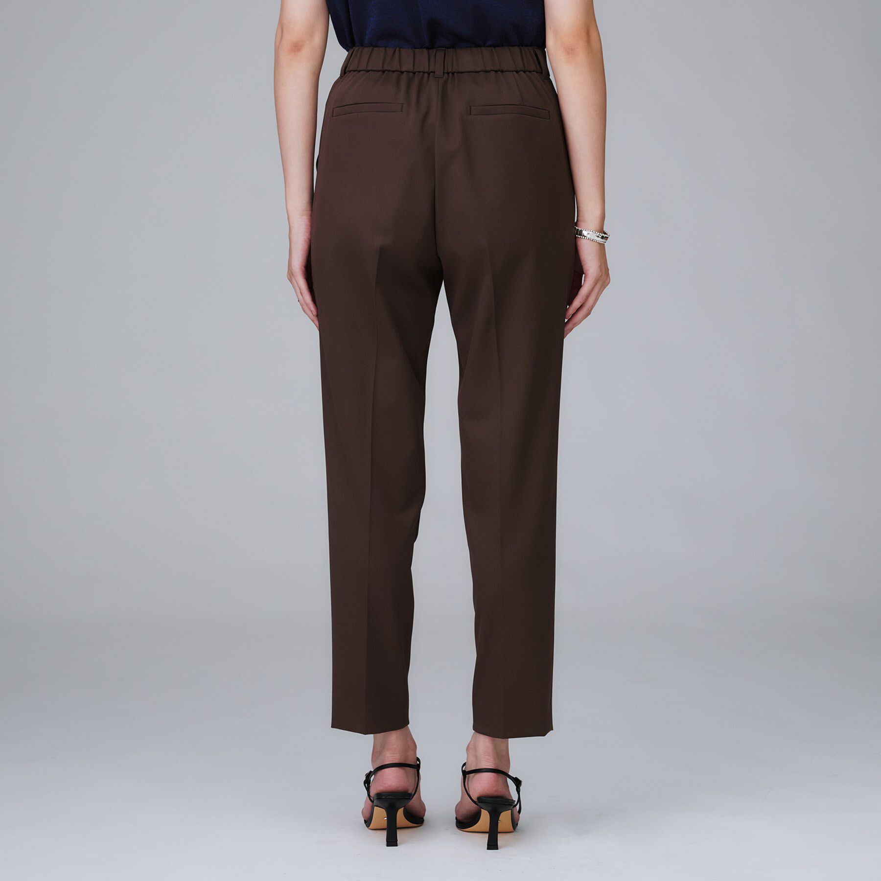 UNTITLED「【はっ水/後ろウエストゴム/洗える】ストレッチテーパードパンツ」|その他|