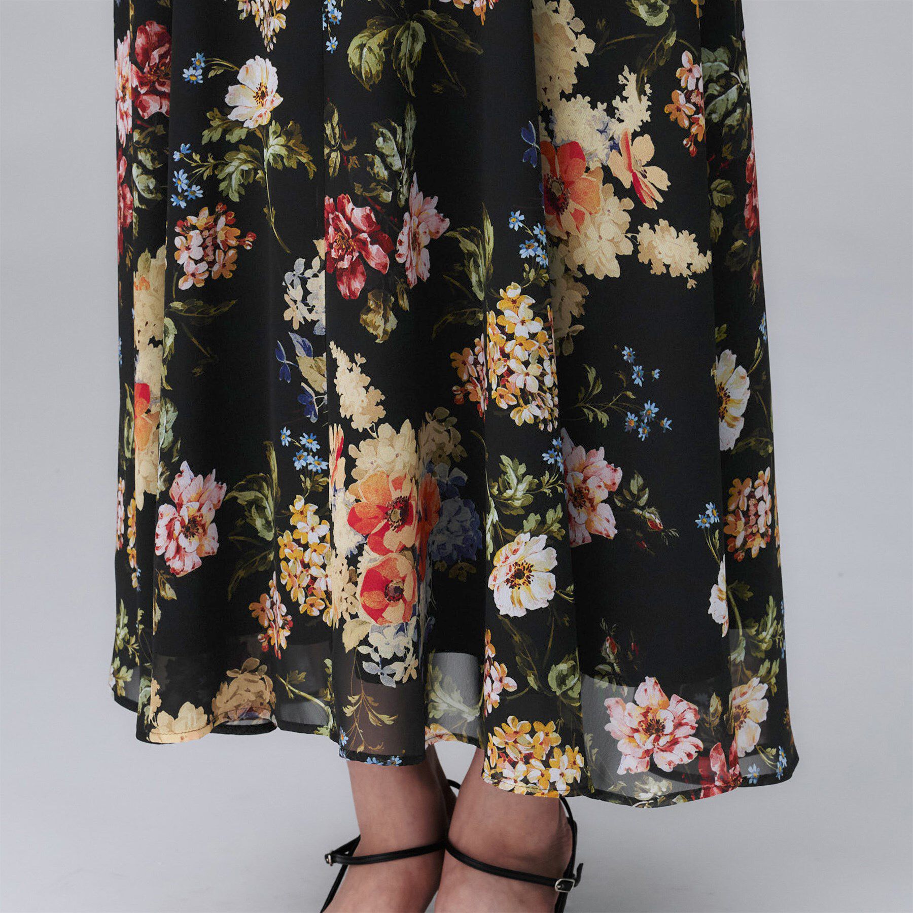 UNTITLED「【セットアップ可/シアー/洗える】アンティークフラワー柄スカート」|スカート|