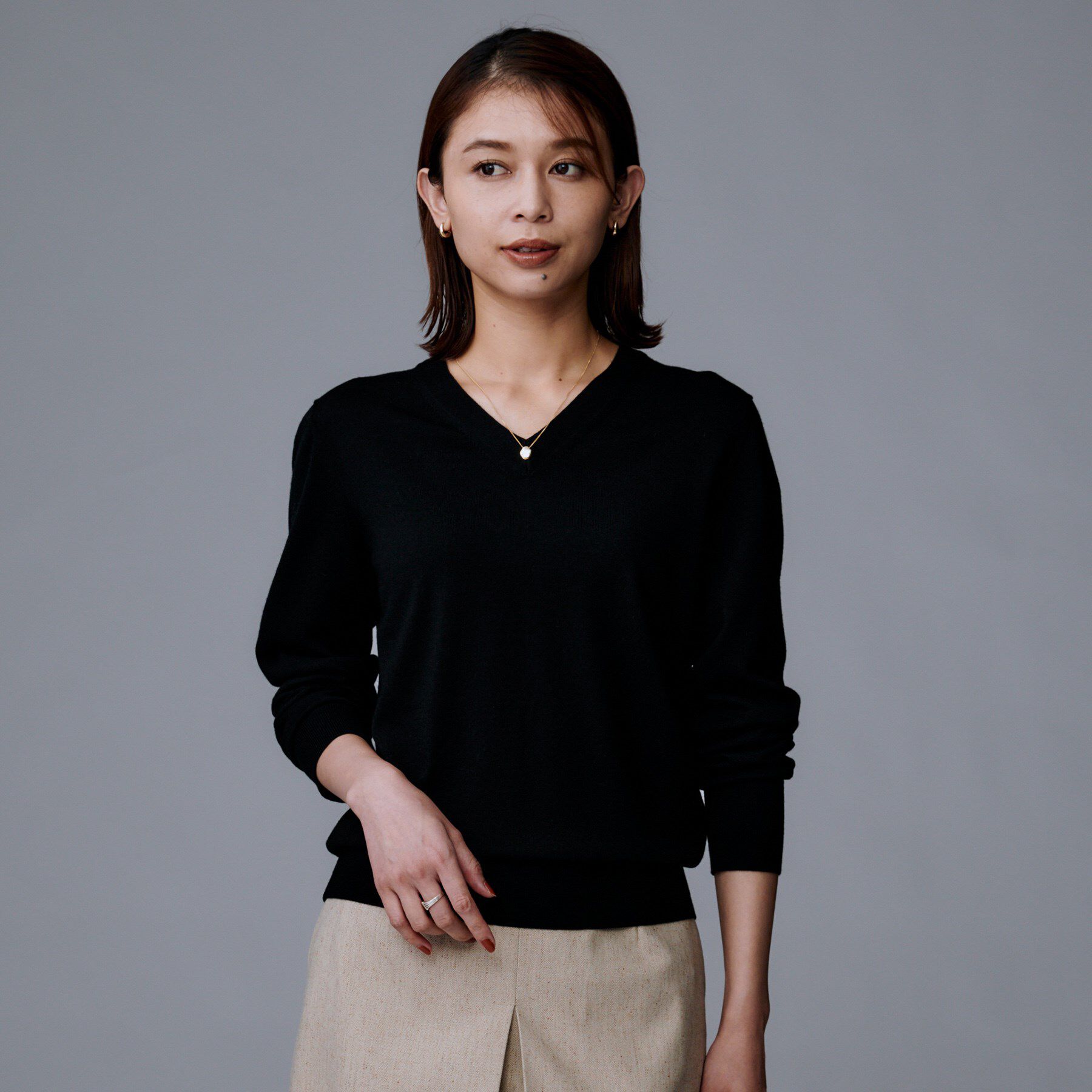 UNTITLED「【洗える/ウール100%】Vネックウールニット」|ニット・セーター|