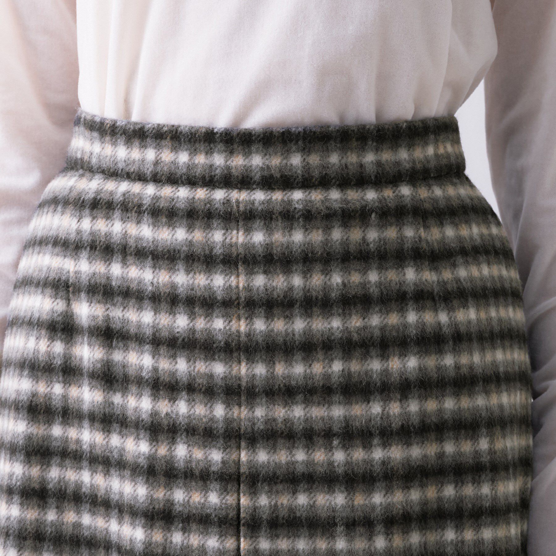 UNTITLED「【ふんわり/タイト見え】シャギーチェックスカート」|スカート|