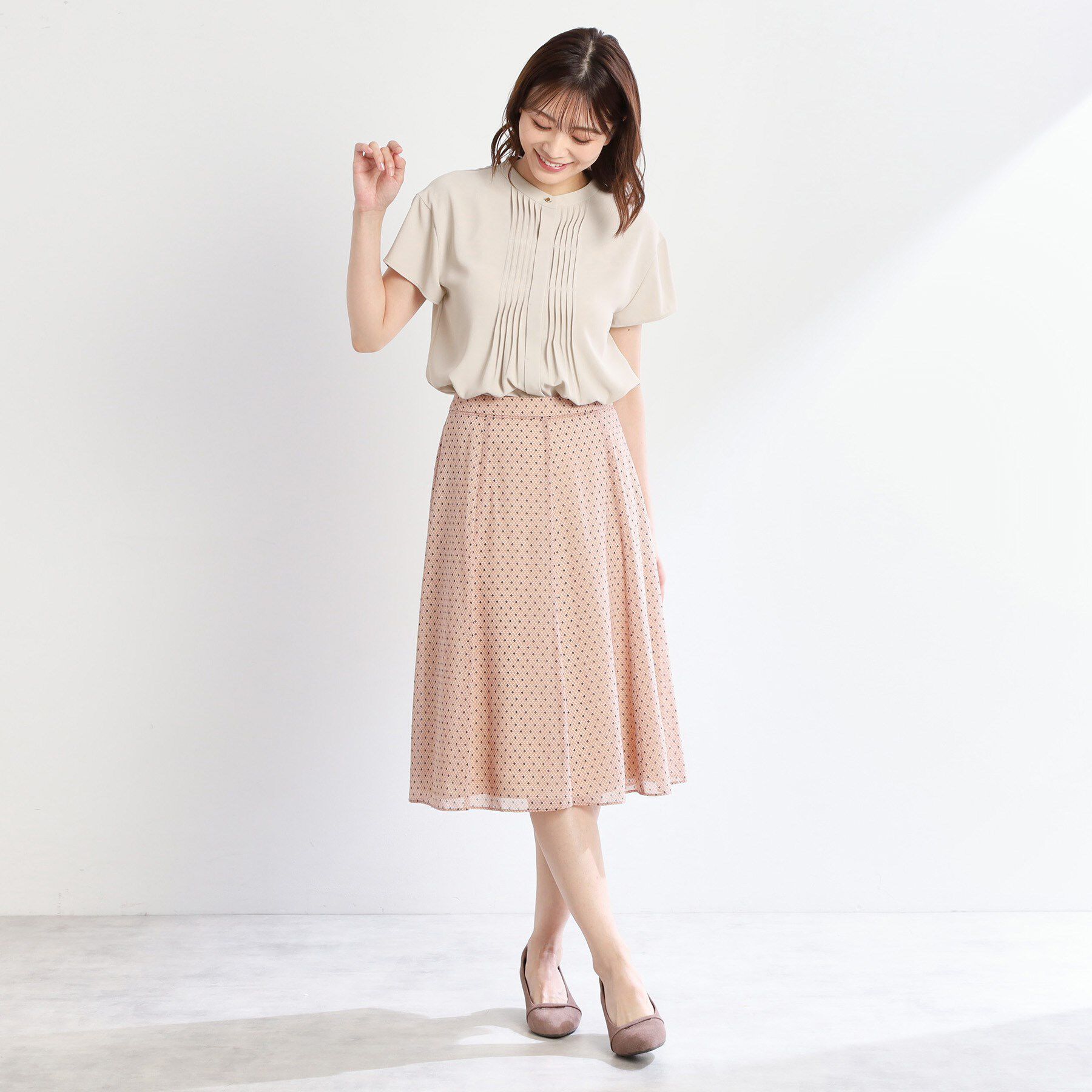 Reflect「【インナーに◎／すっきり見え！長め丈】タックデティールブラウス」|シャツ・ブラウス|