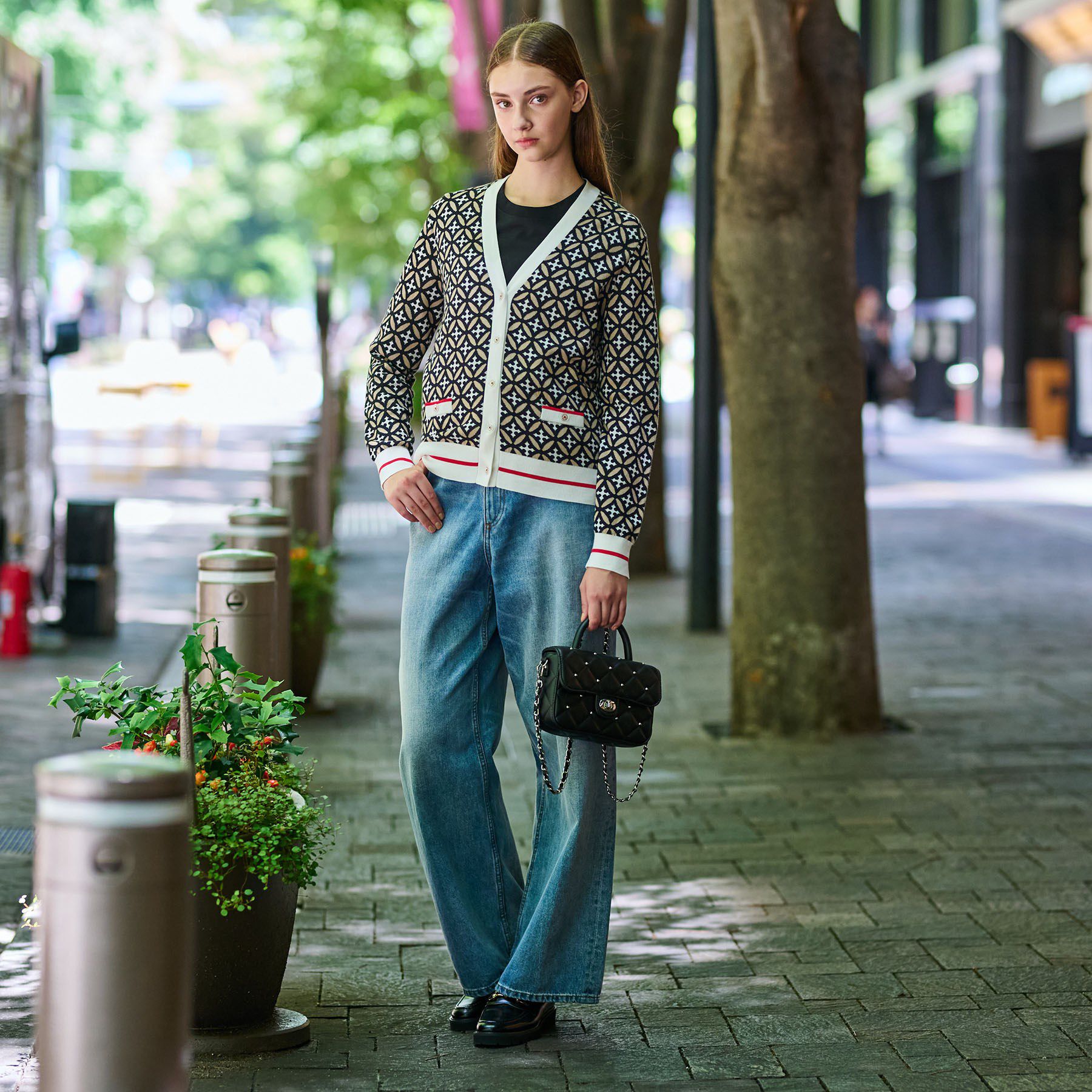 DRESSTERIOR「オーバーラップサークルVネックカーディガン」|カーディガン|