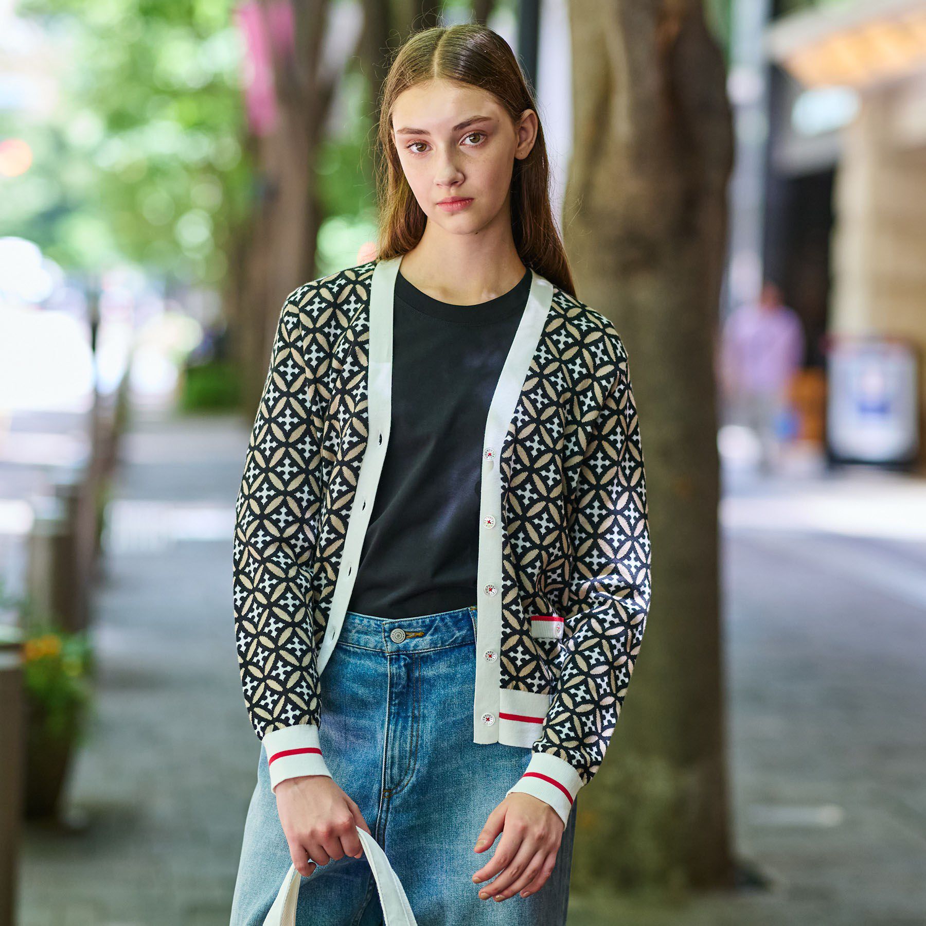 DRESSTERIOR「オーバーラップサークルVネックカーディガン」|カーディガン|