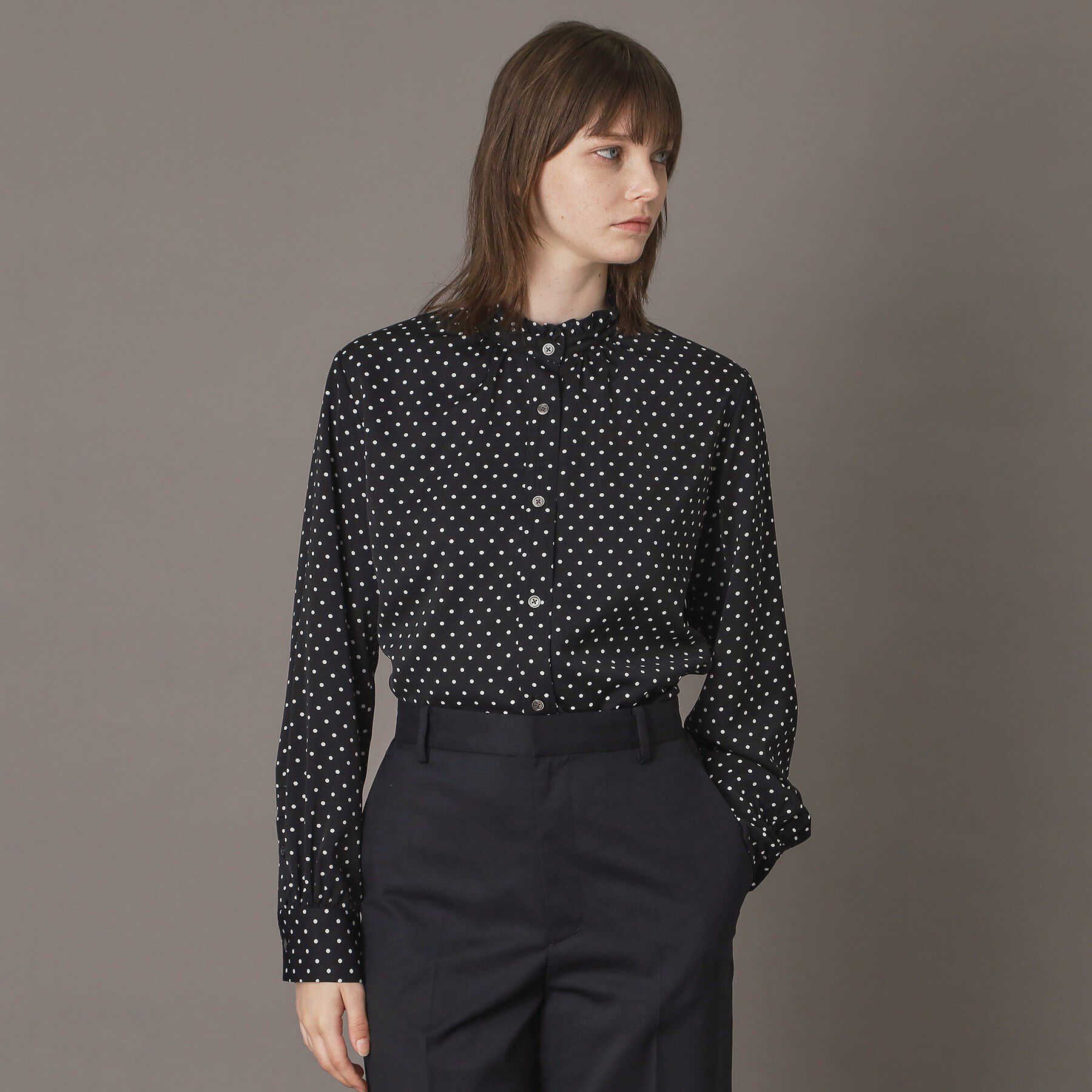 DRESSTERIOR「ドットスタンドフリルネックブラウス」|シャツ・ブラウス|