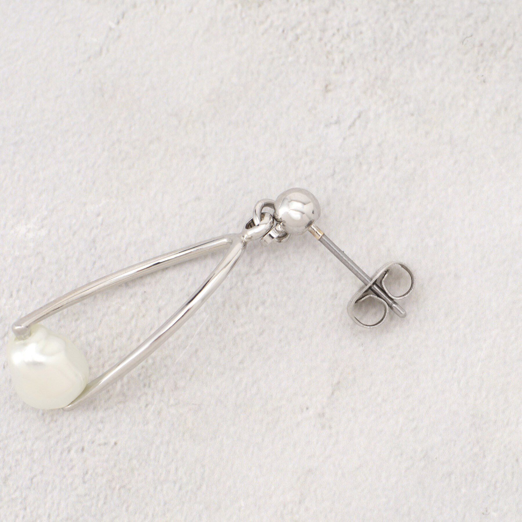 grove「メタルオーバルパール調ピアス」|ピアス|